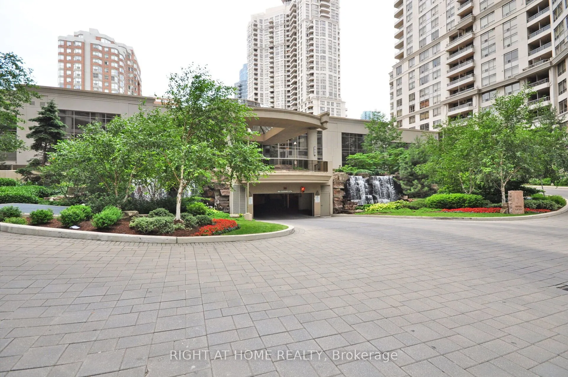 3880 Duke Of York Boulevard, #2807