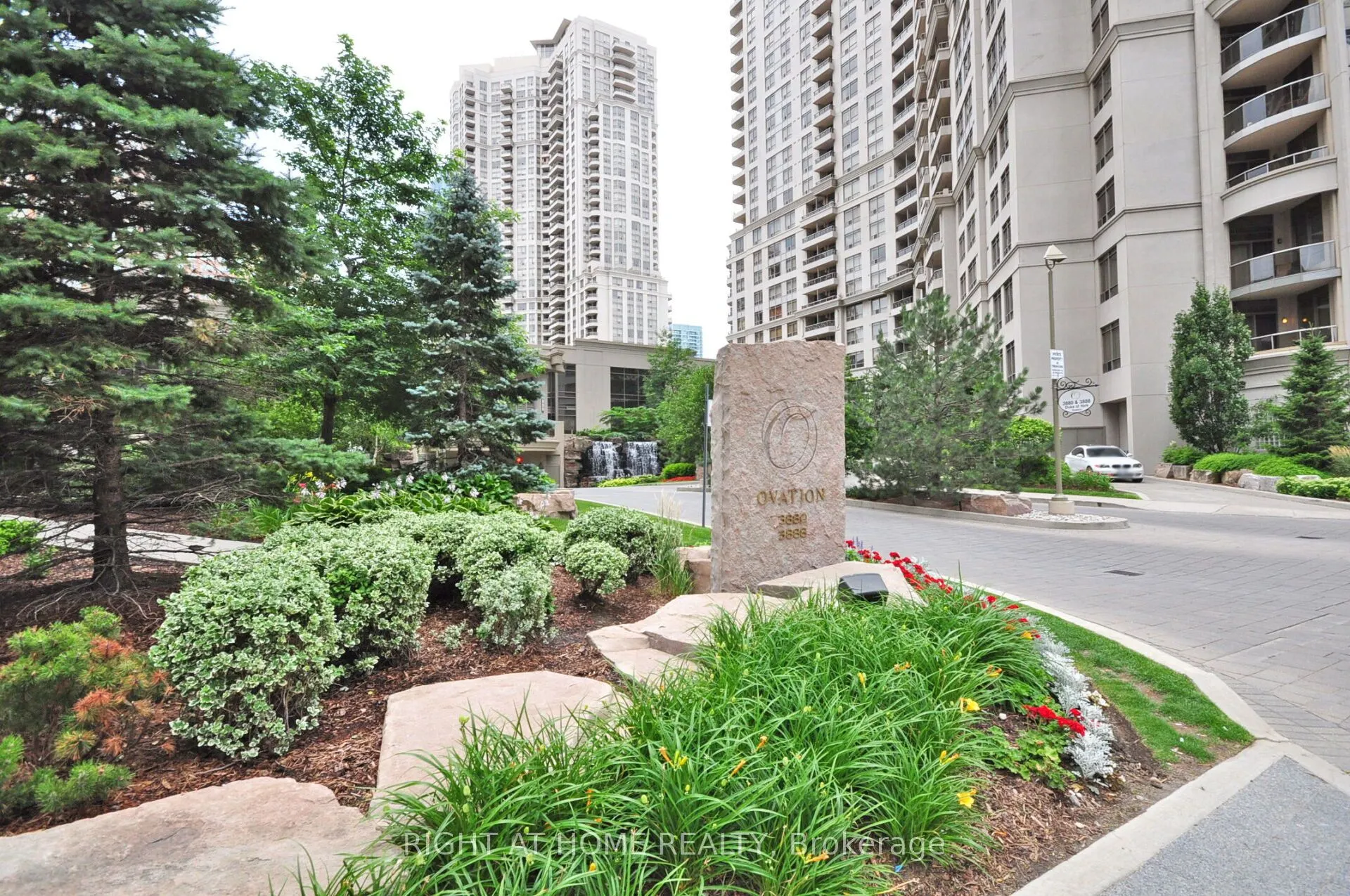 3880 Duke Of York Boulevard, #2807