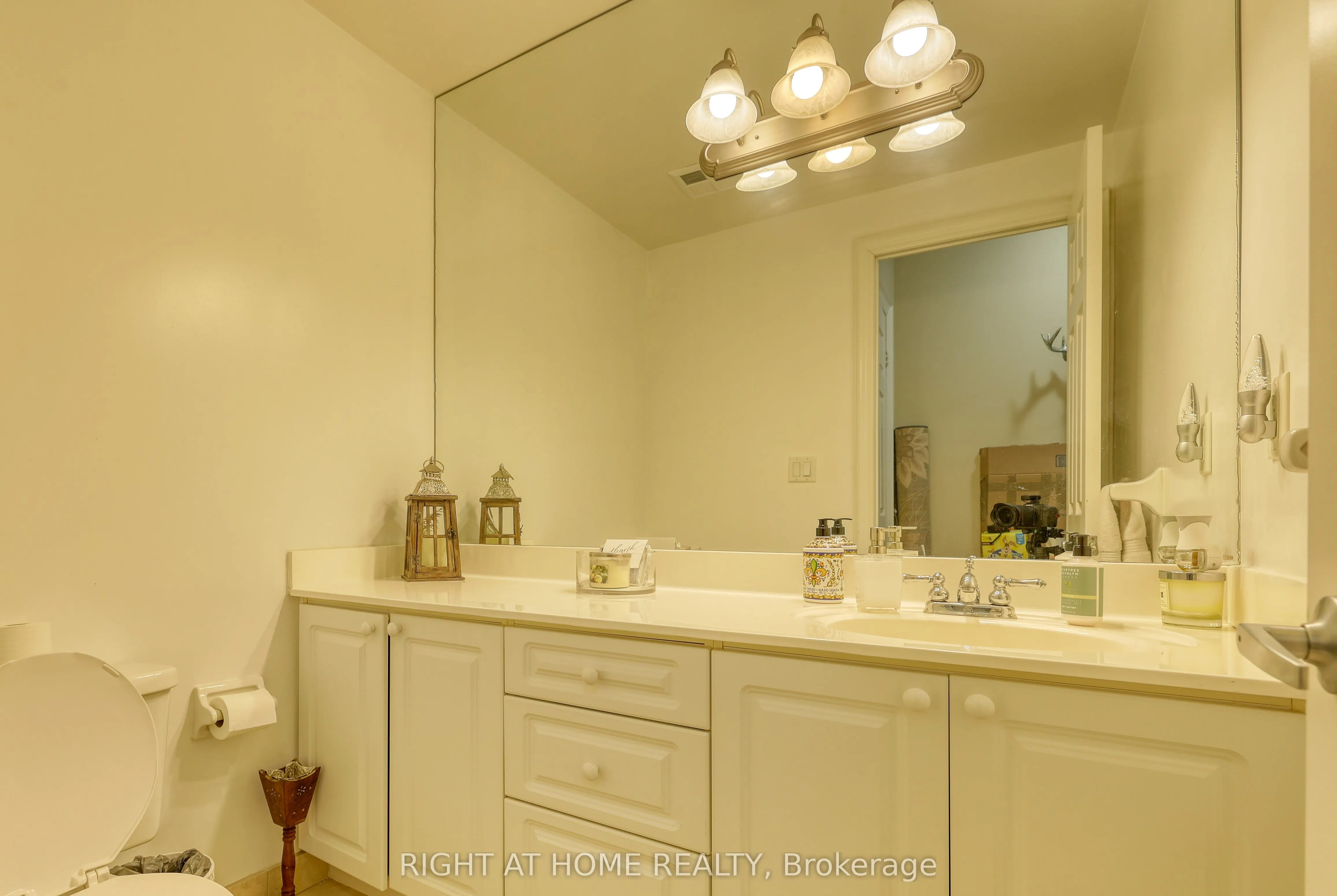 3880 Duke Of York Boulevard, #2807