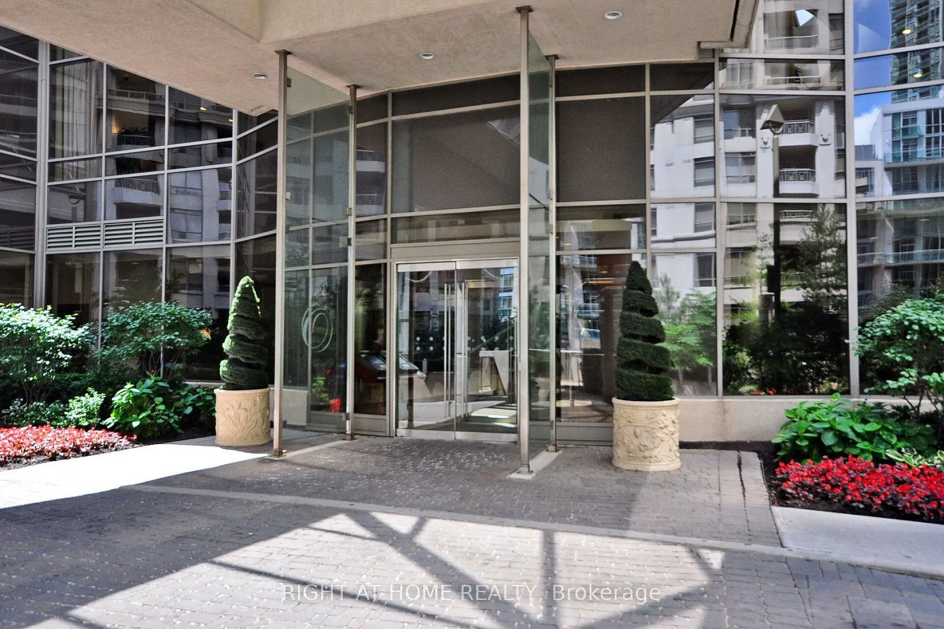 3880 Duke Of York Boulevard, #2807