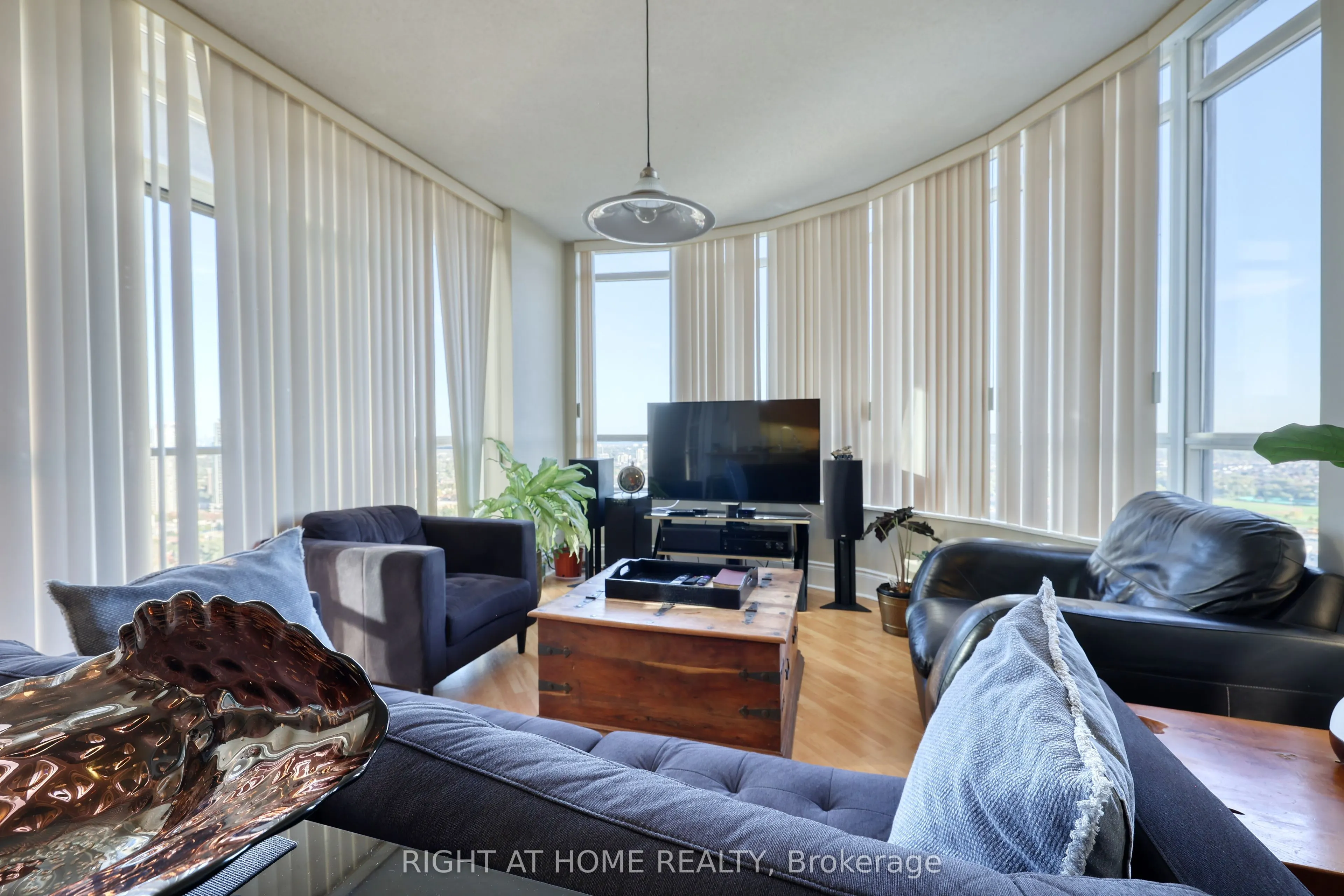 3880 Duke Of York Boulevard, #2807