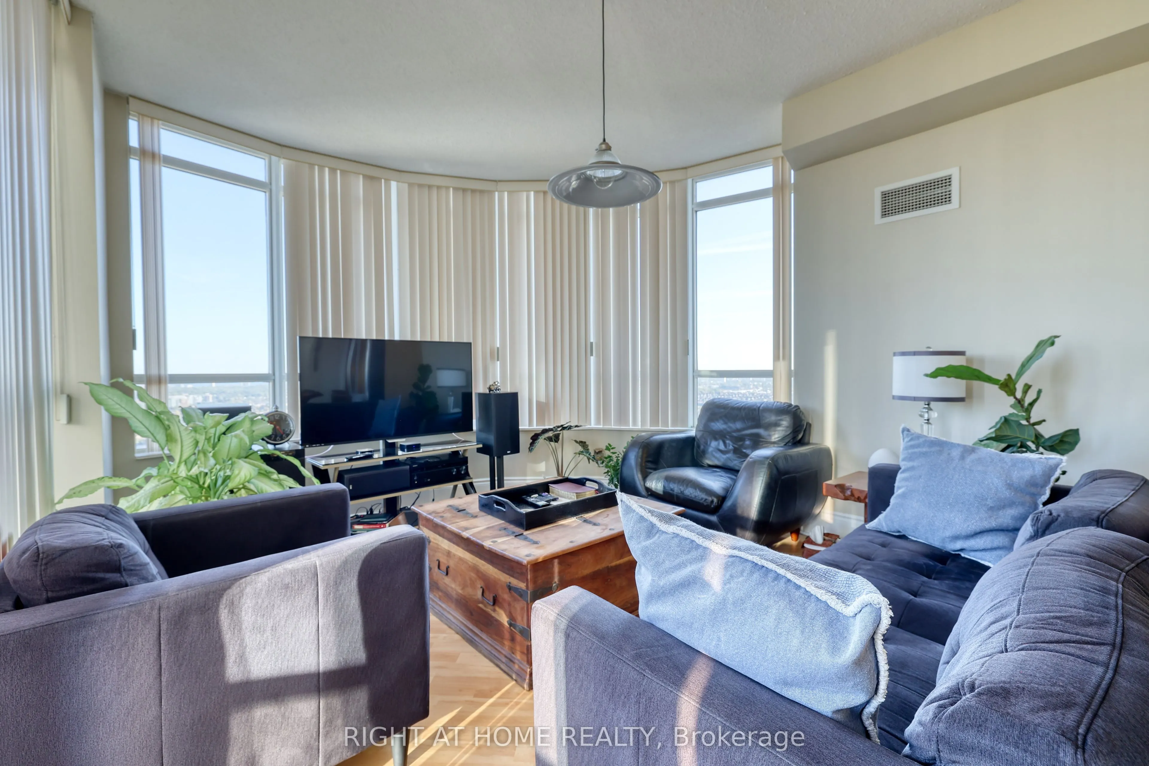 3880 Duke Of York Boulevard, #2807