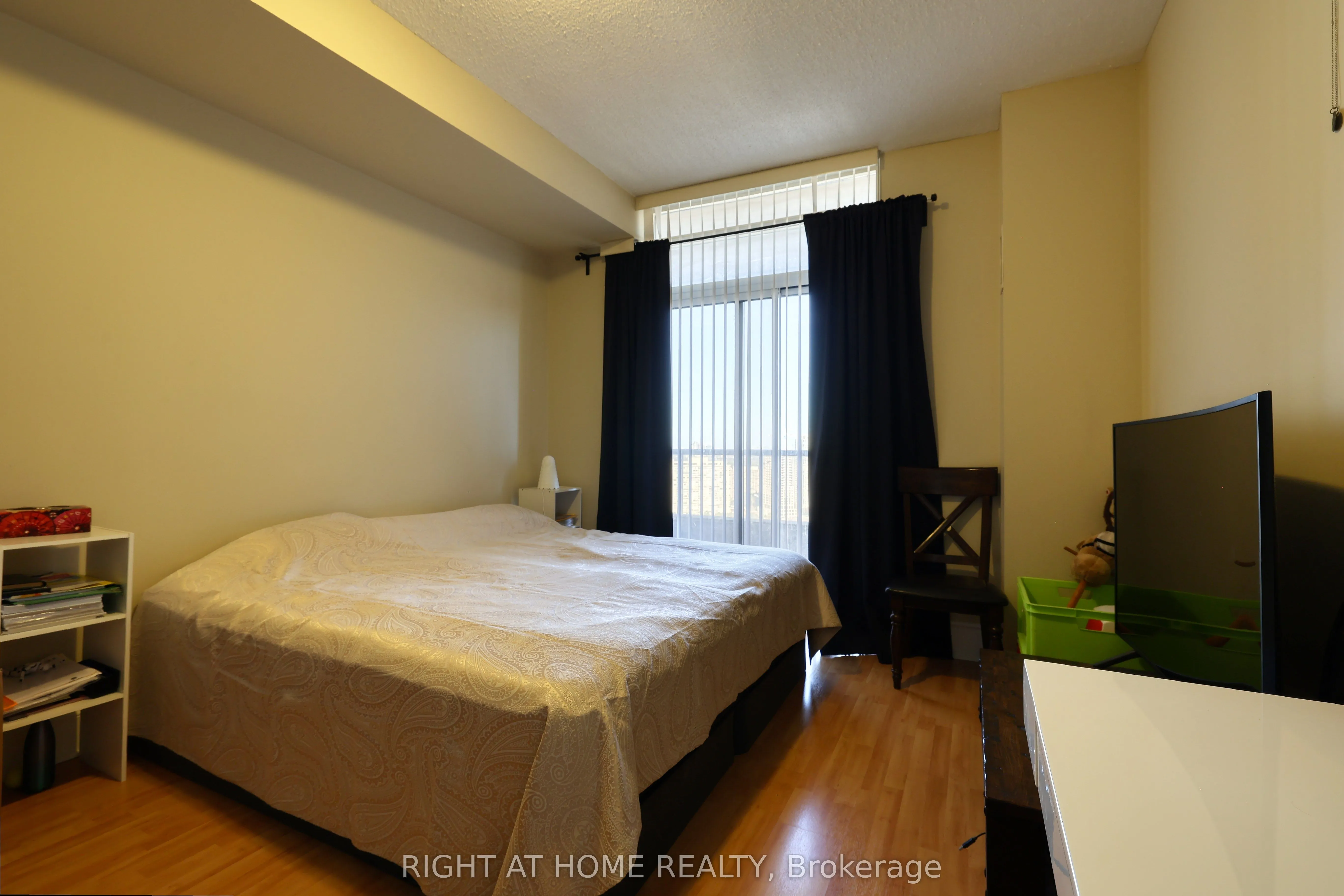 3880 Duke Of York Boulevard, #2807