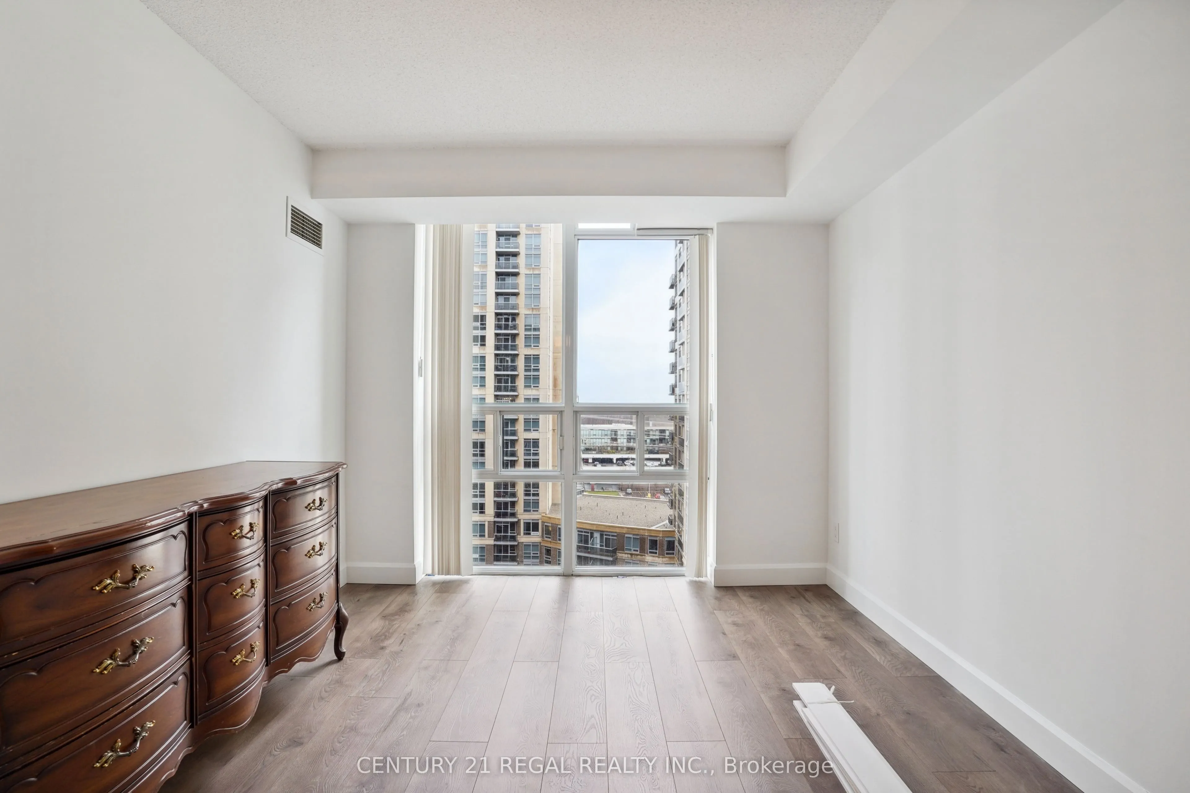 9 Michael Power Place, #1004