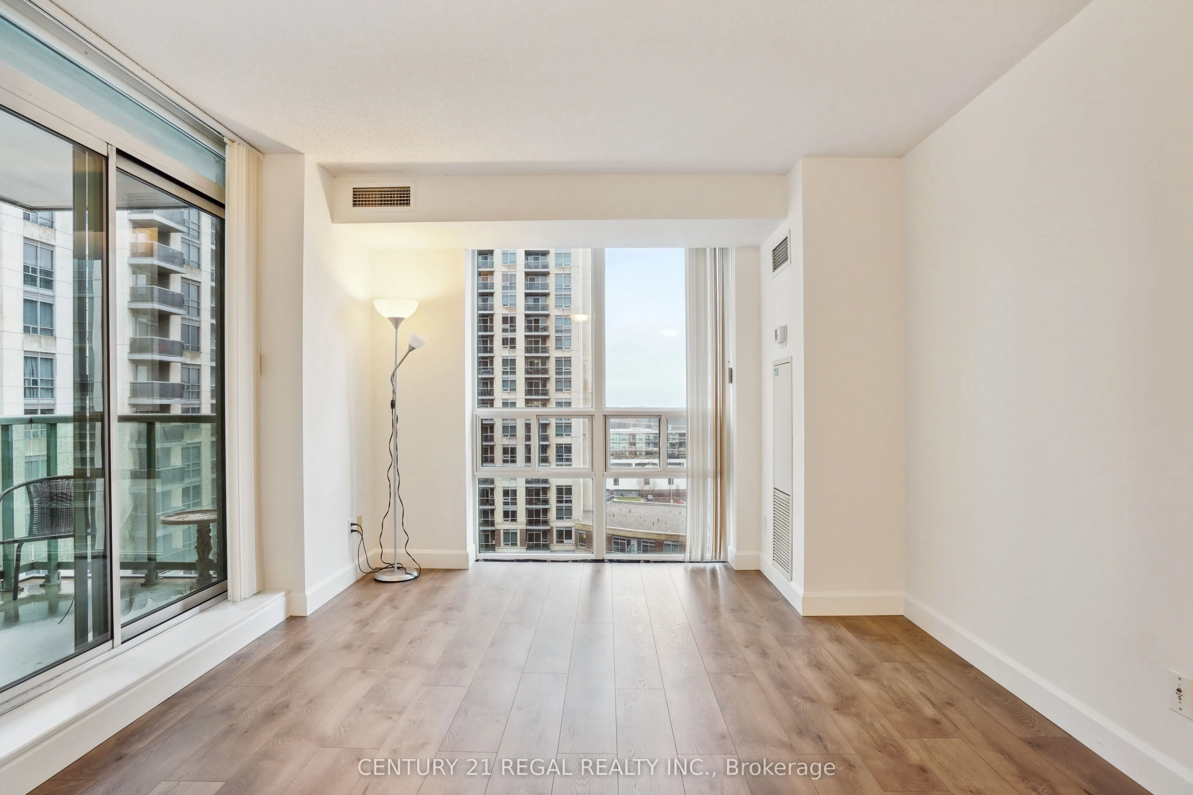 9 Michael Power Place, #1004