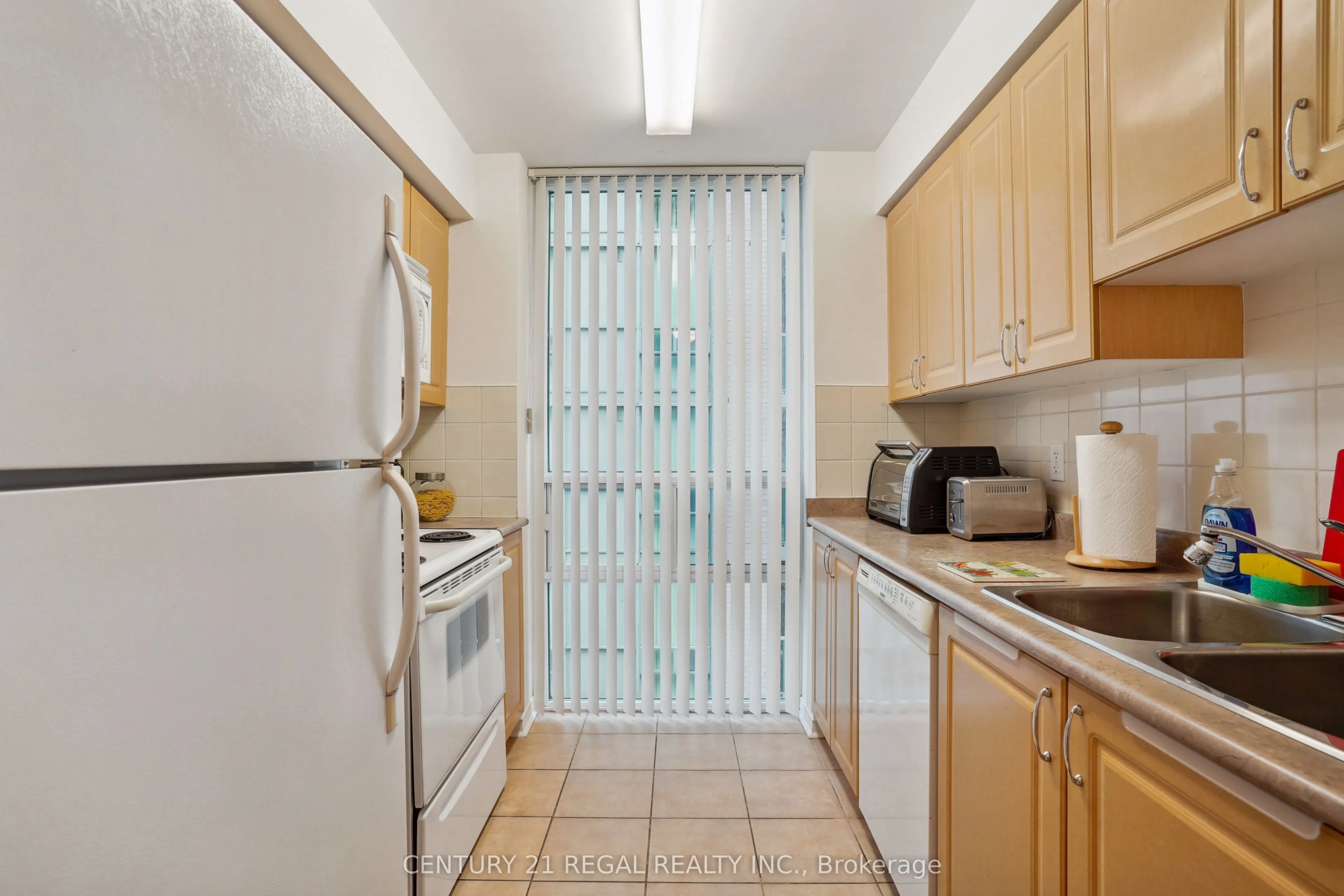9 Michael Power Place, #1004