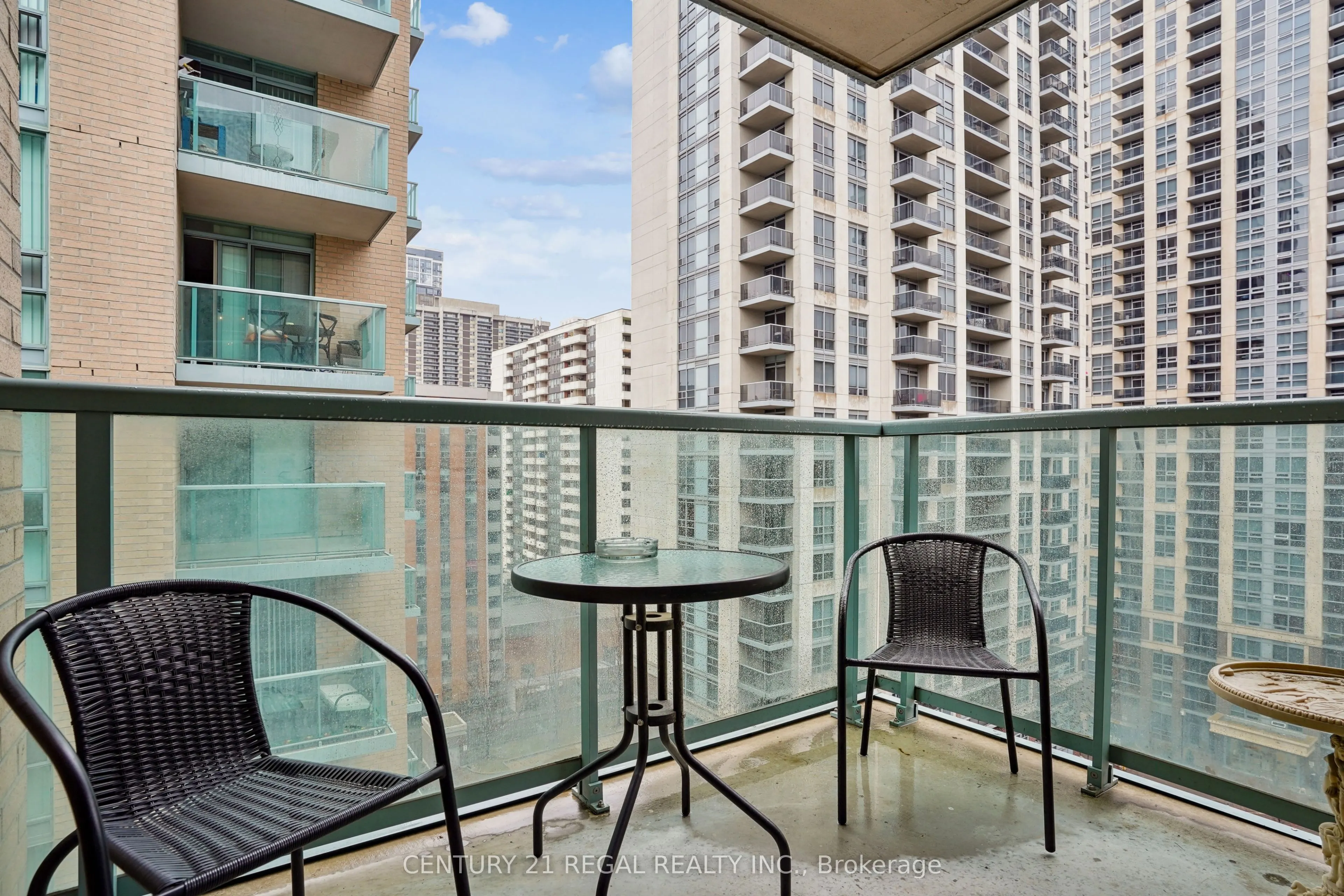 9 Michael Power Place, #1004
