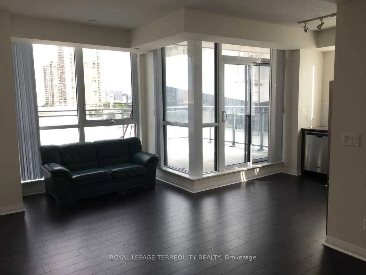 55 Eglinton Avenue W, #509