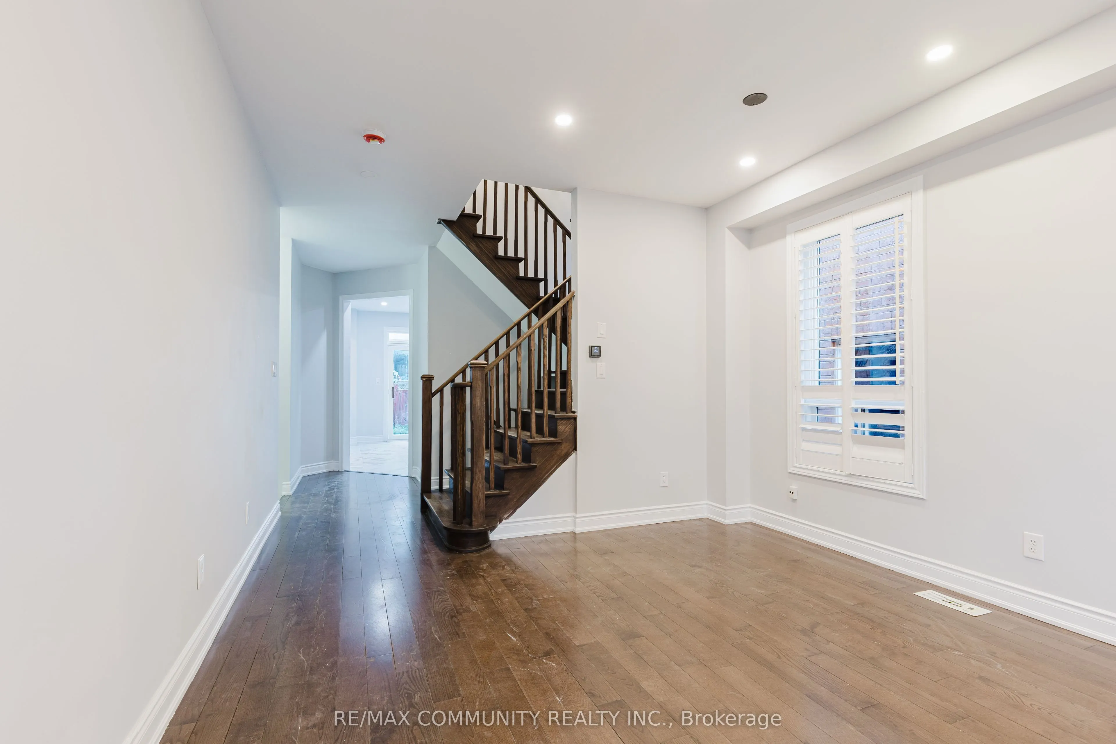 26 Ashdale Road
