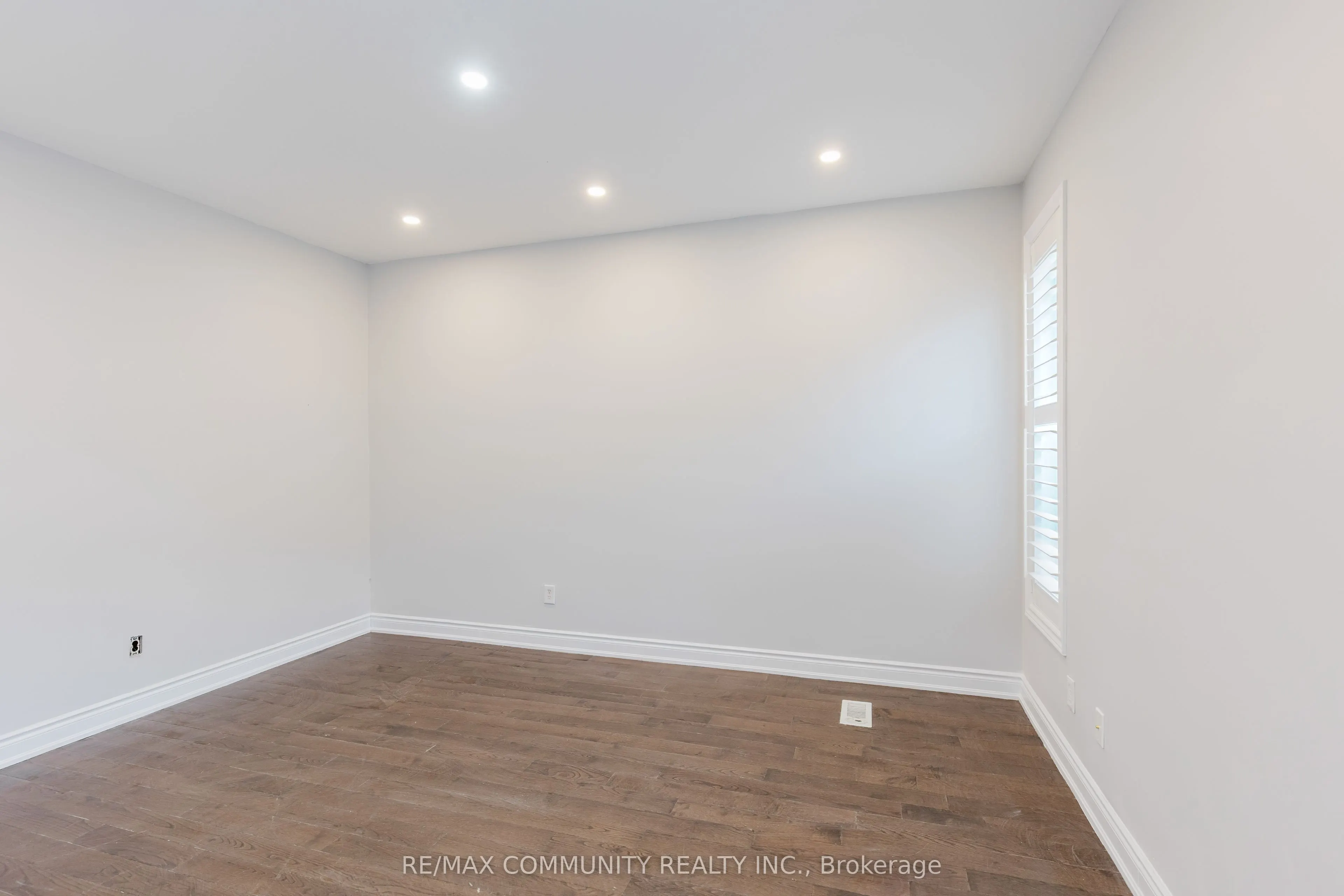 26 Ashdale Road