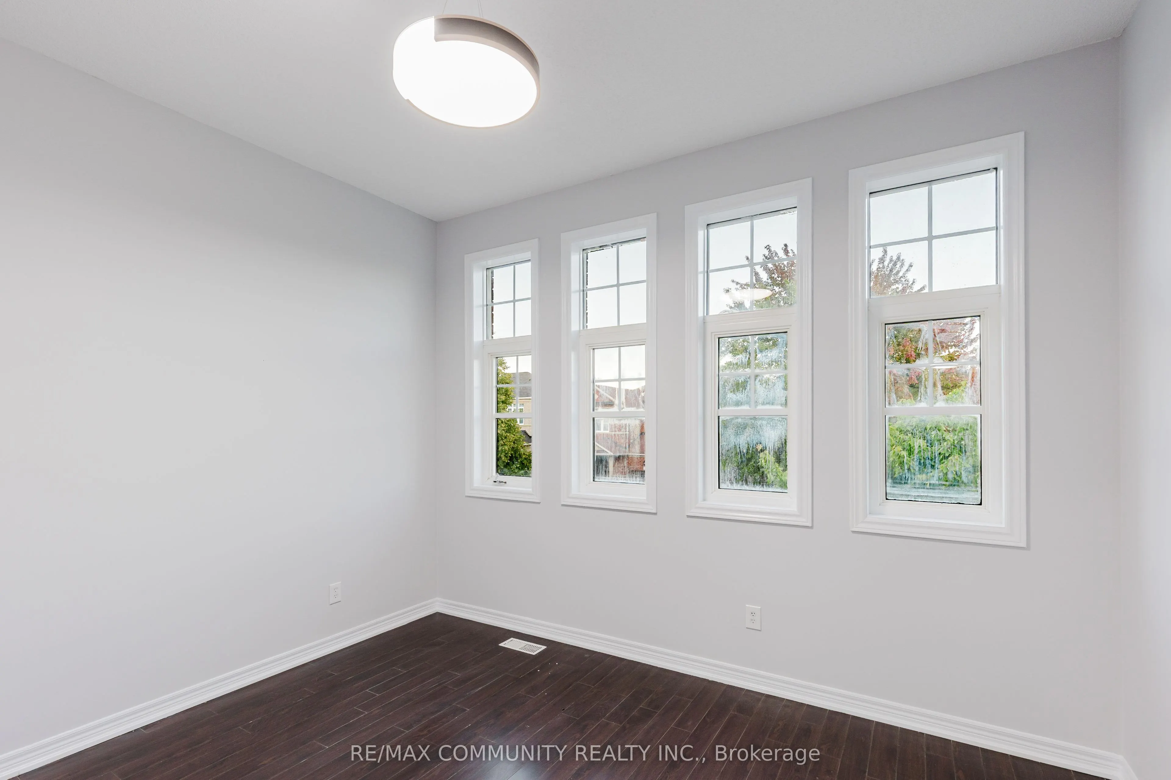 26 Ashdale Road