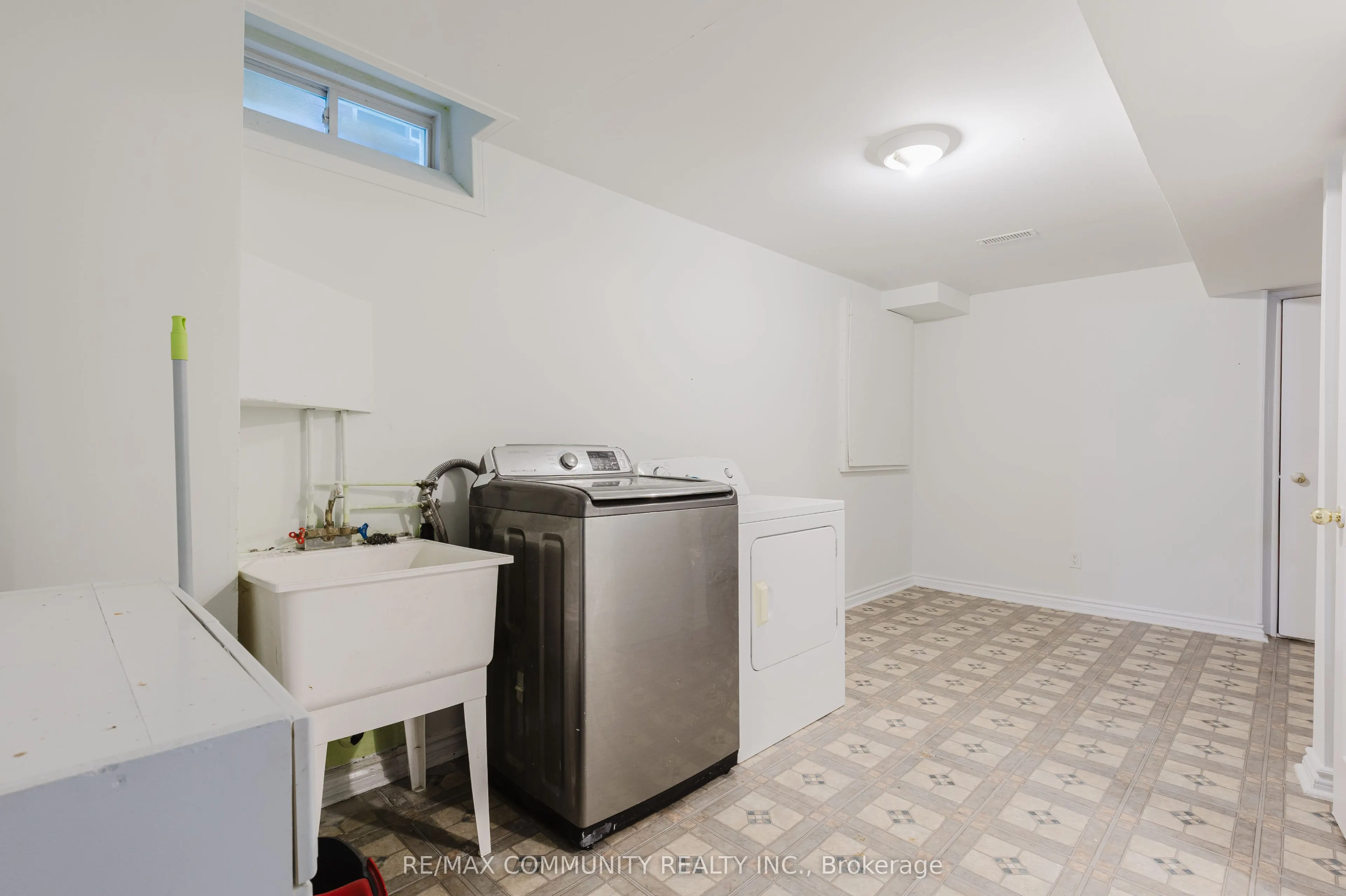 26 Ashdale Road