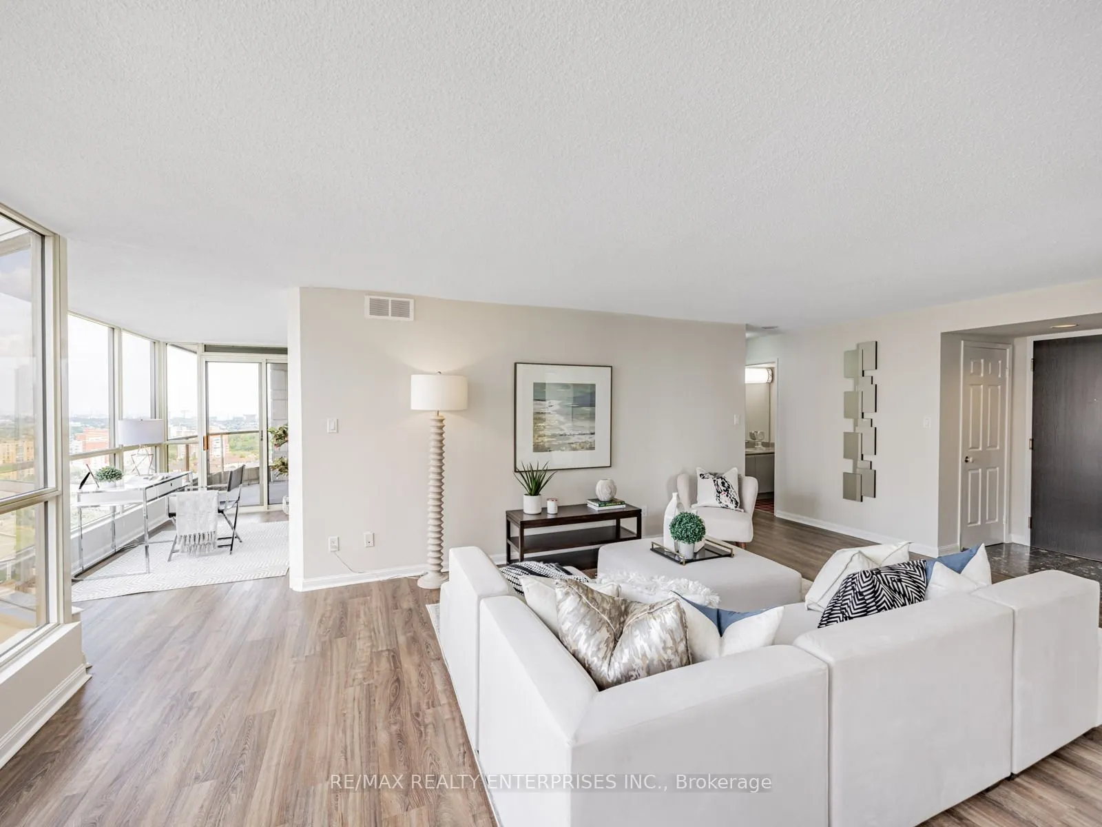 55 Kingsbridge Garden Circle, #2213