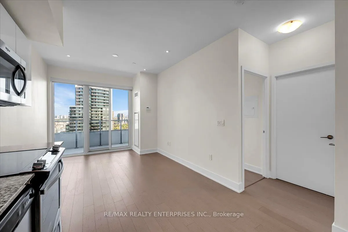 20 Shore Breeze Drive, #2806