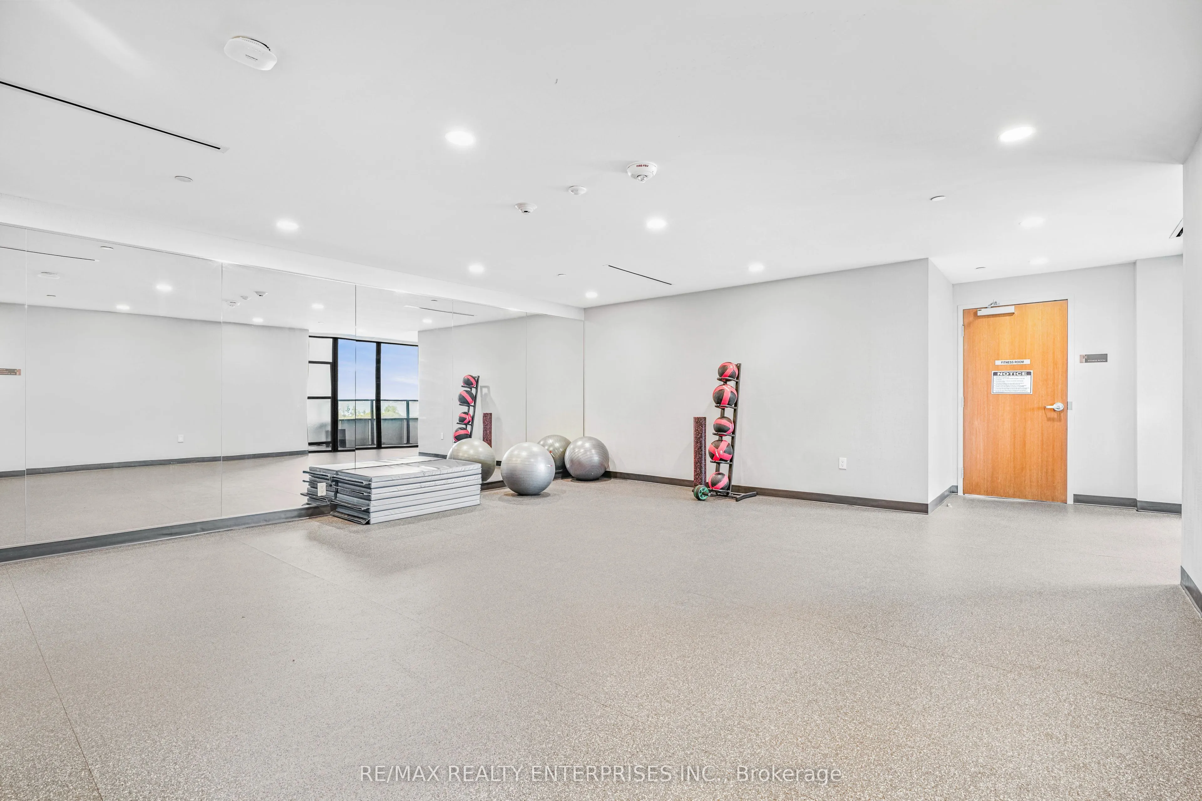20 Shore Breeze Drive, #2806