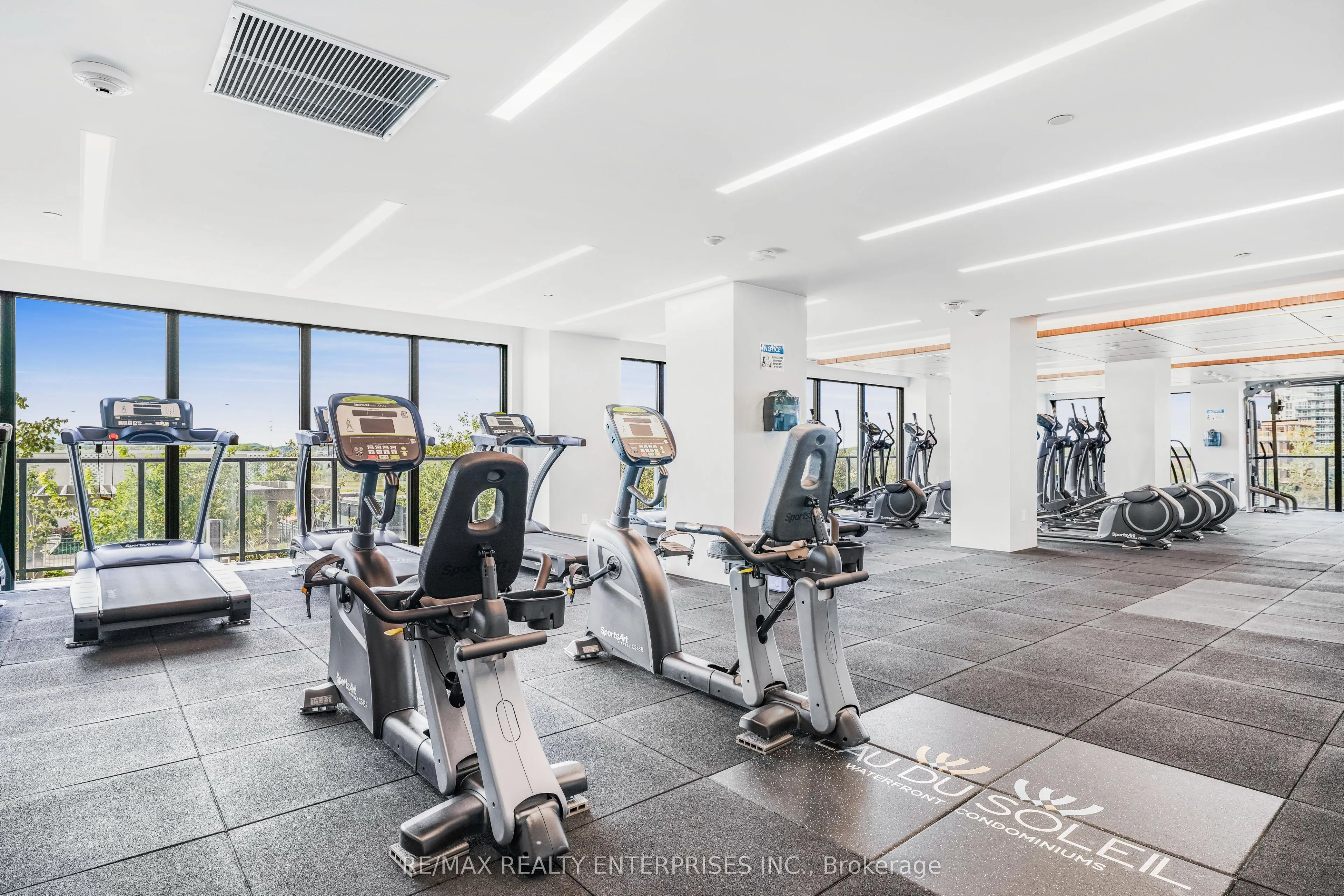 20 Shore Breeze Drive, #2806
