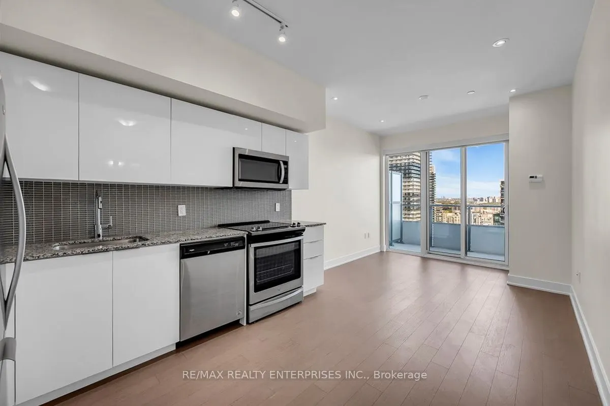 20 Shore Breeze Drive, #2806