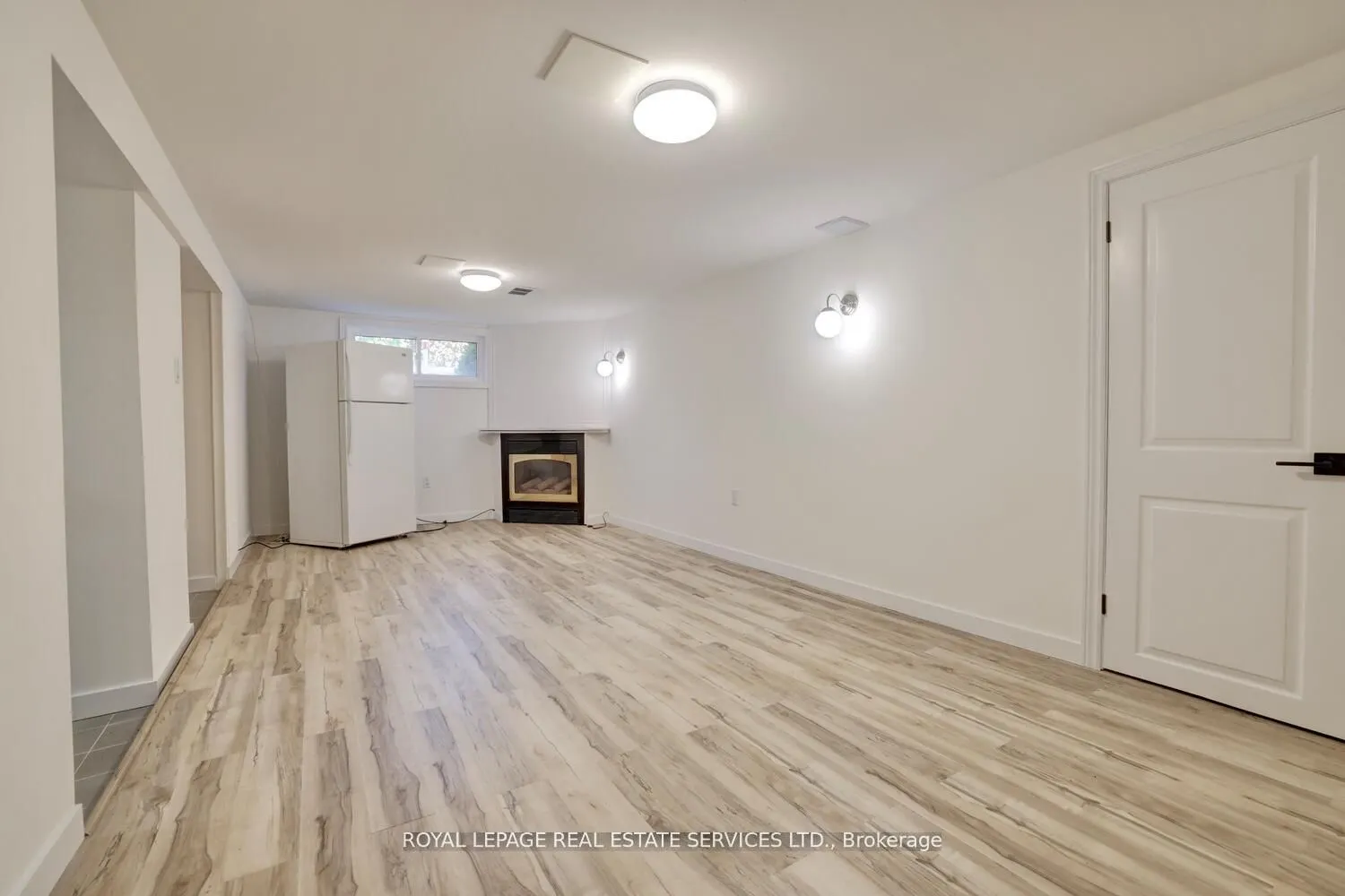 2 North Heights Road W