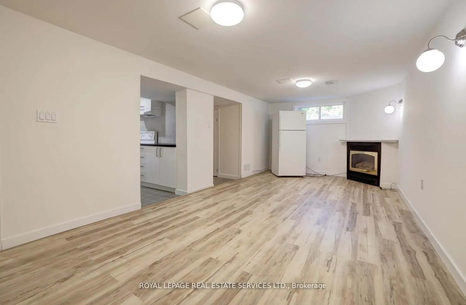 2 North Heights Road W