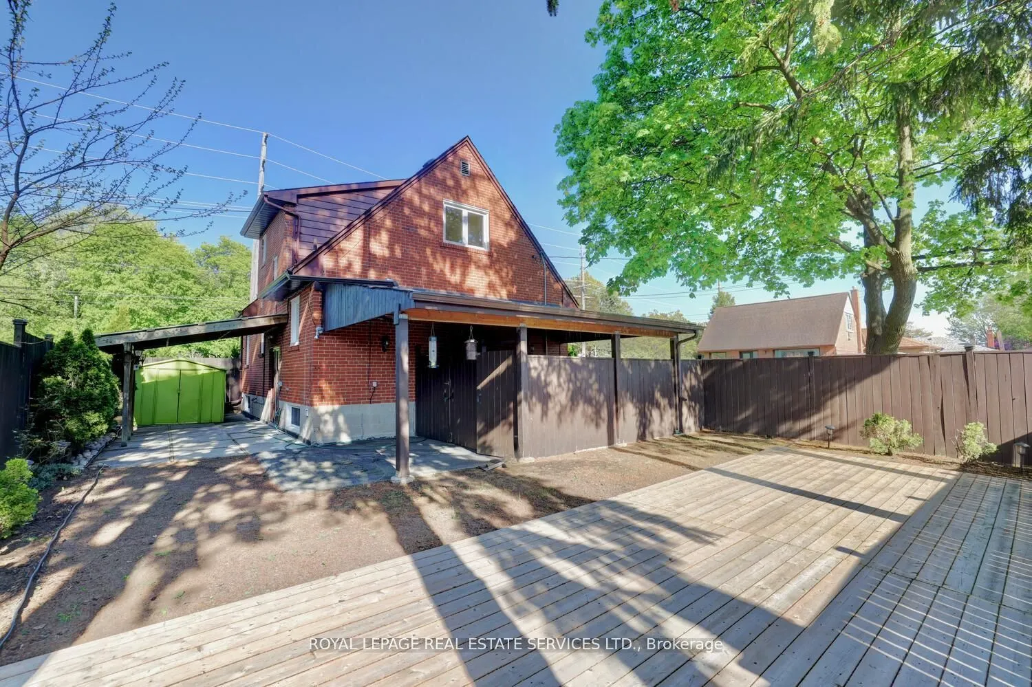 2 North Heights Road W