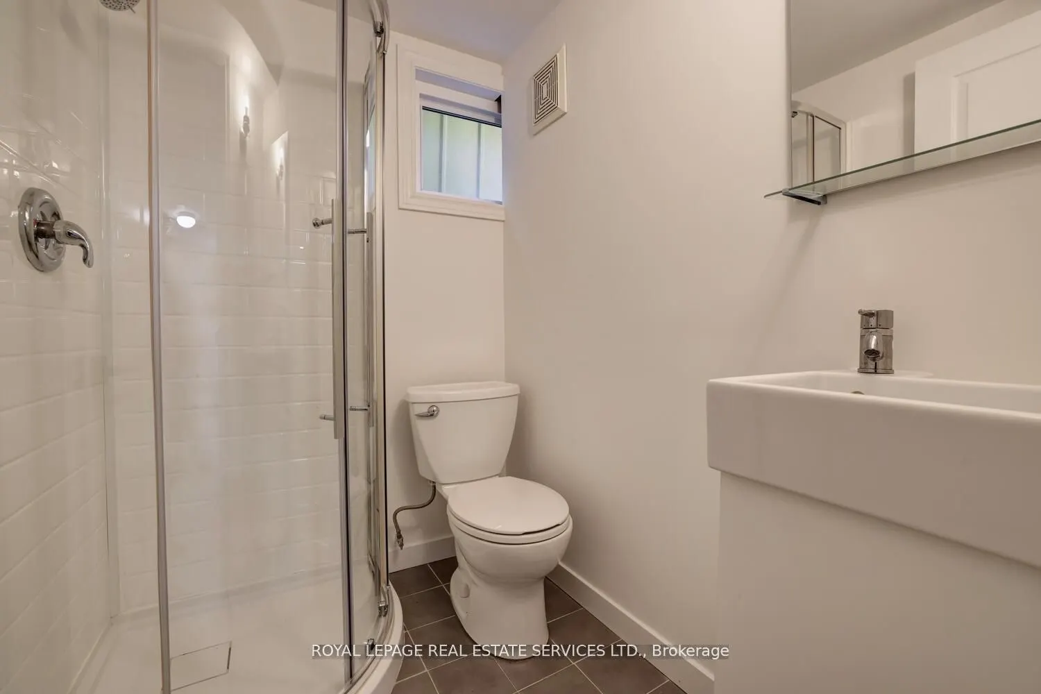 2 North Heights Road W