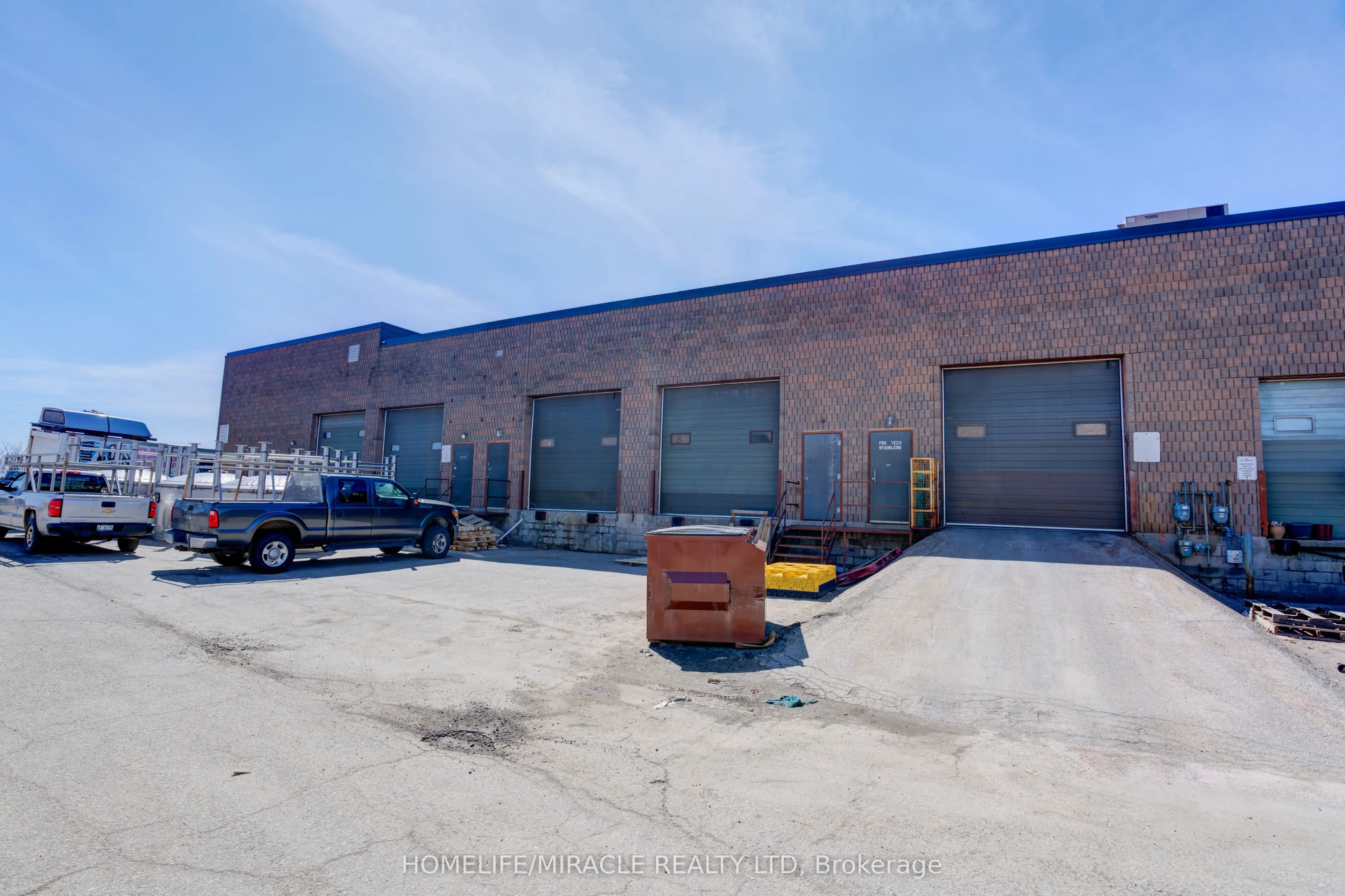 175 Advance Boulevard, #11