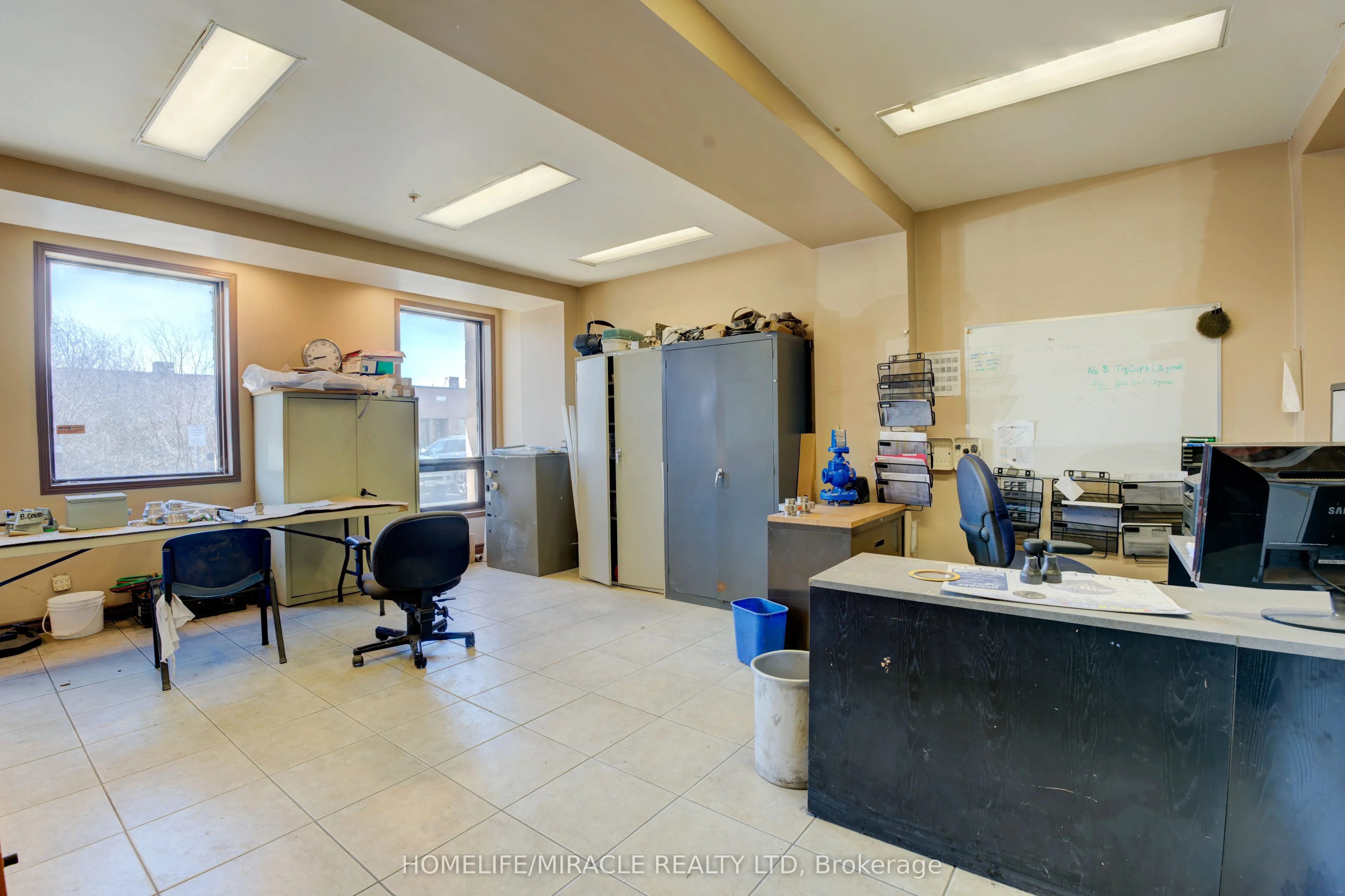 175 Advance Boulevard, #11