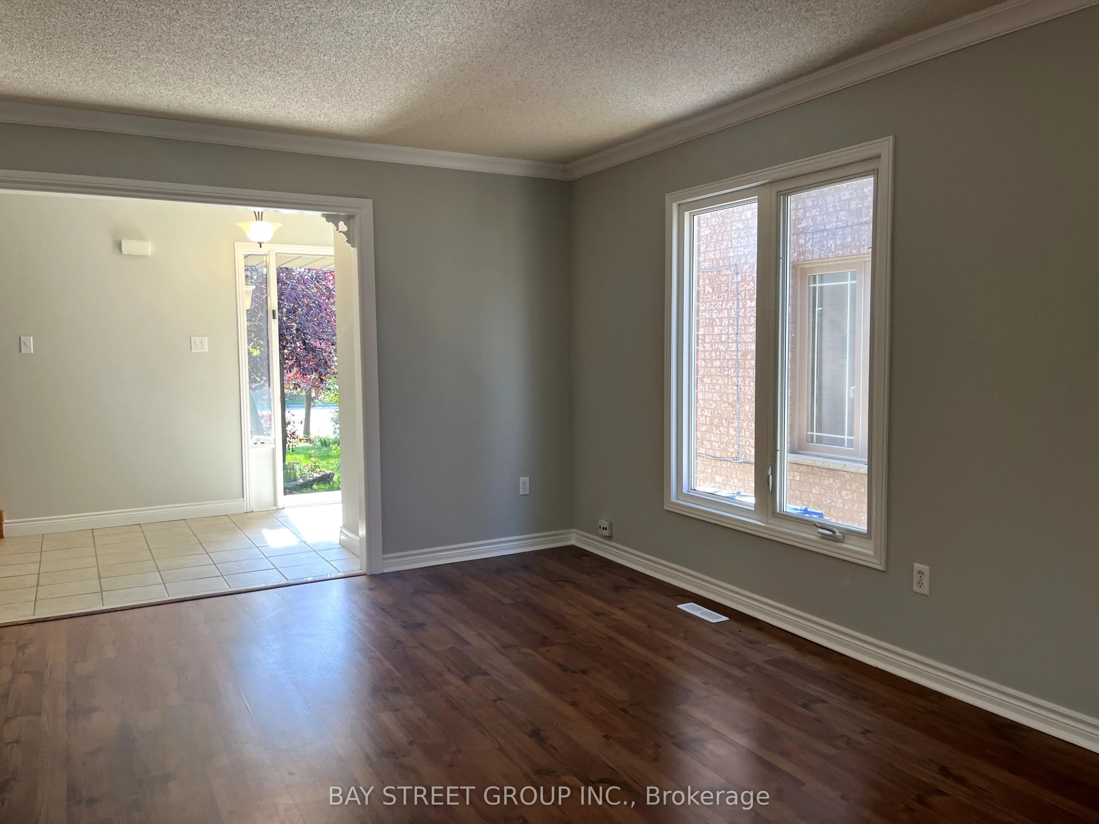 2517 Dinning Court