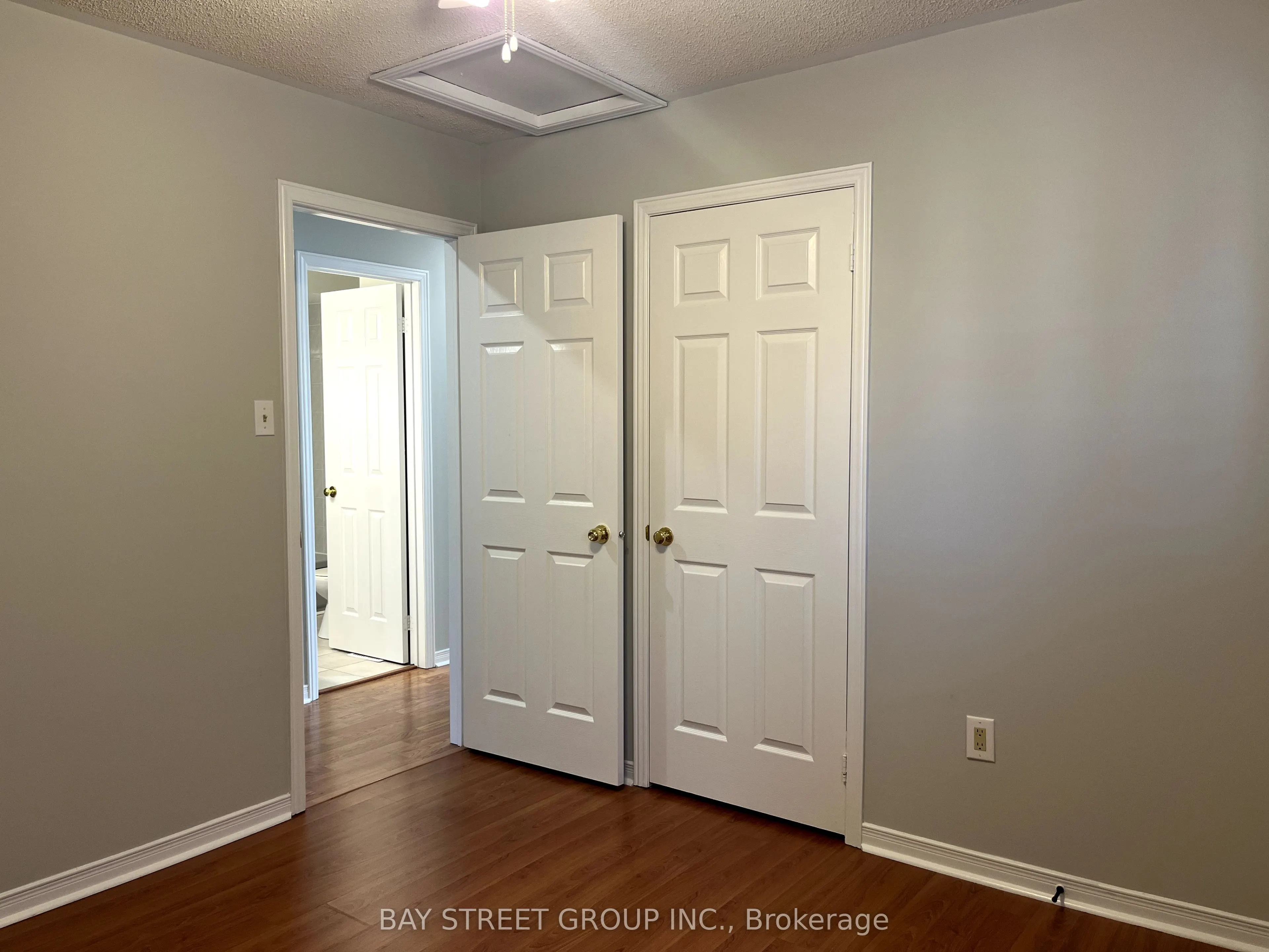 2517 Dinning Court