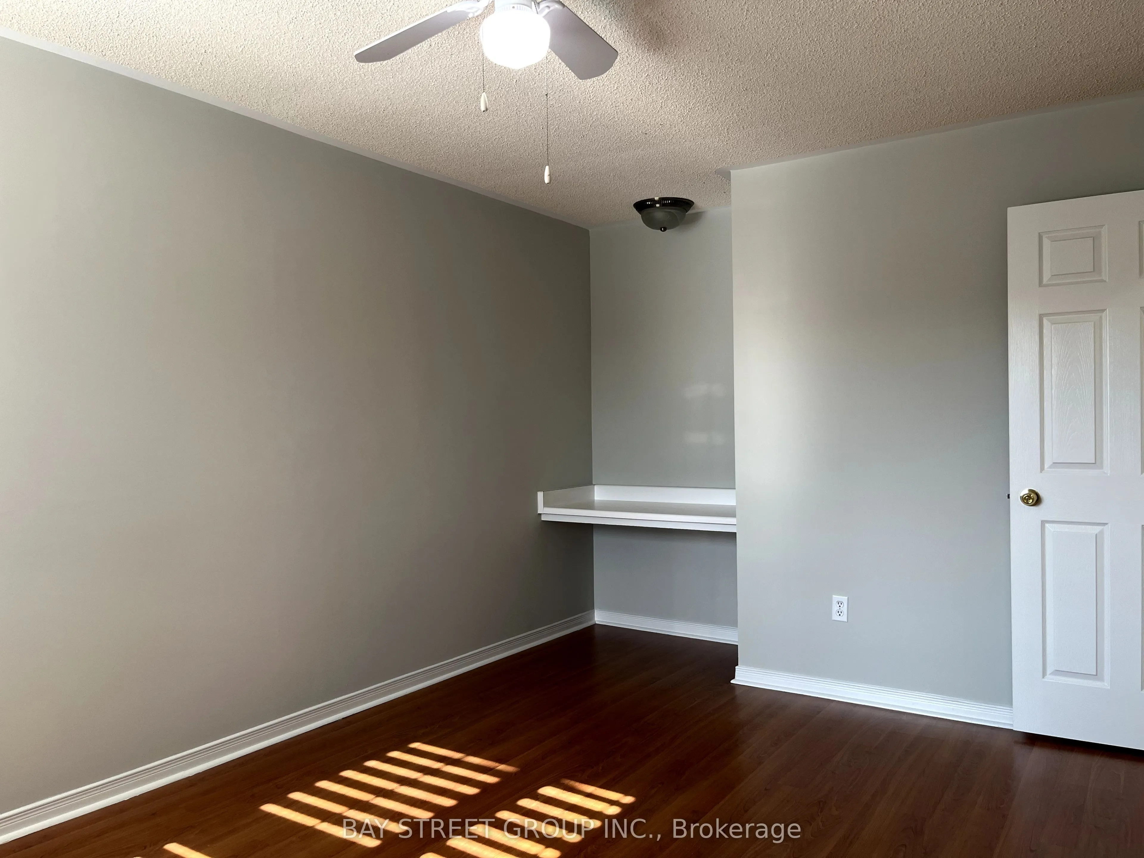 2517 Dinning Court