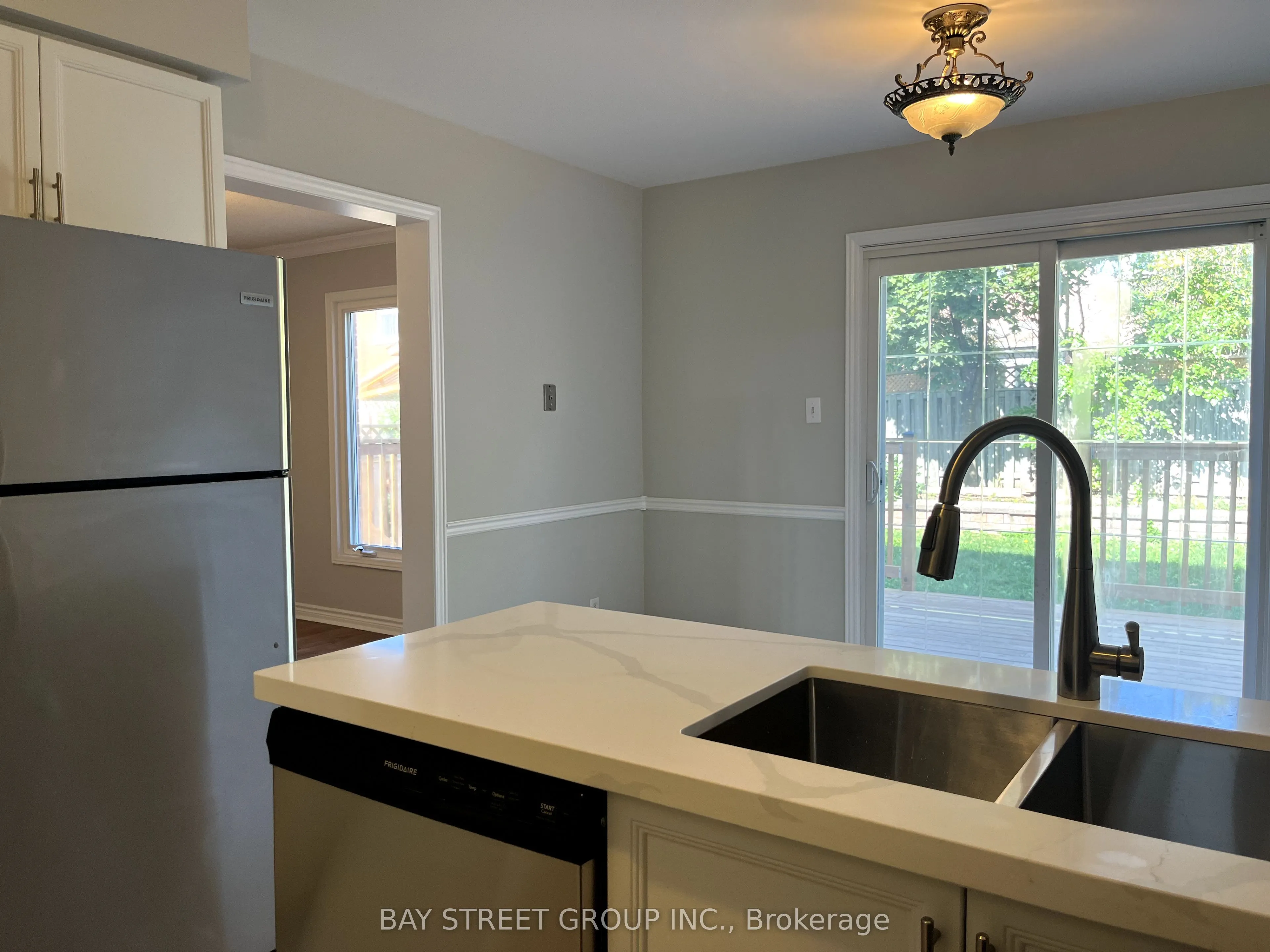 2517 Dinning Court