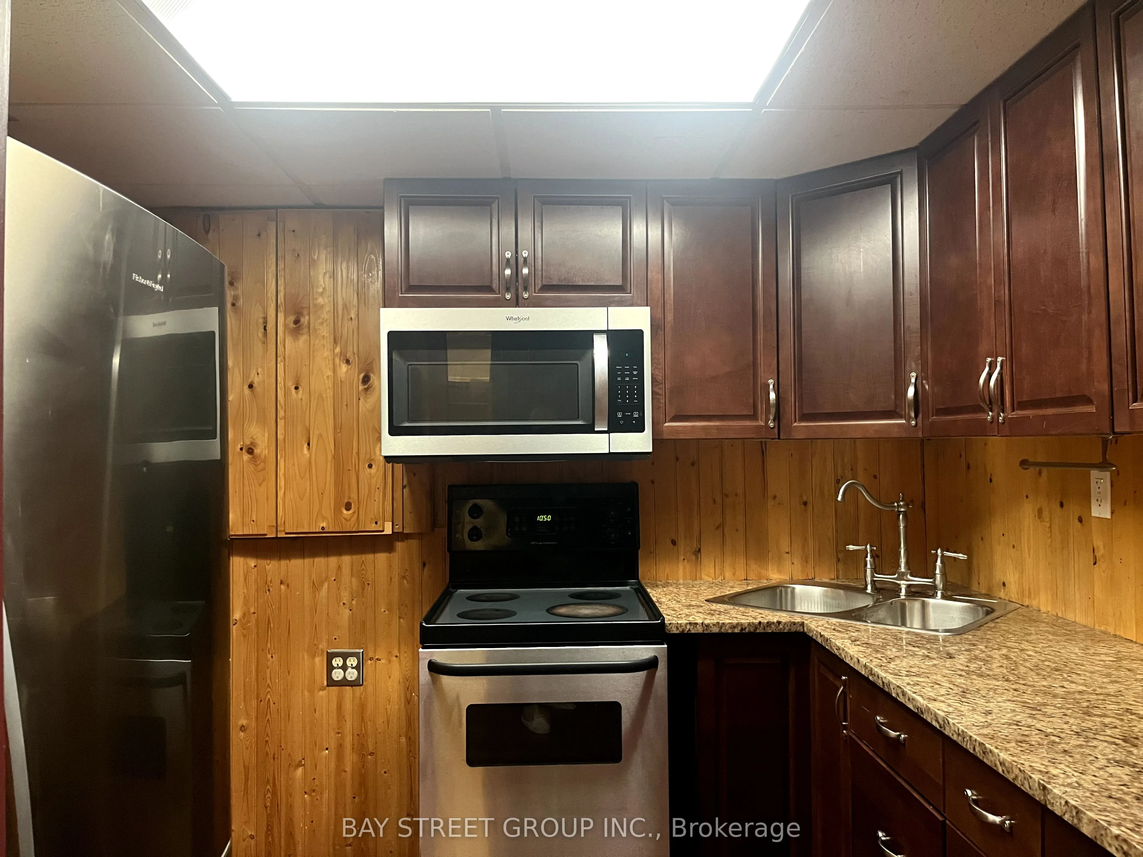 2517 Dinning Court