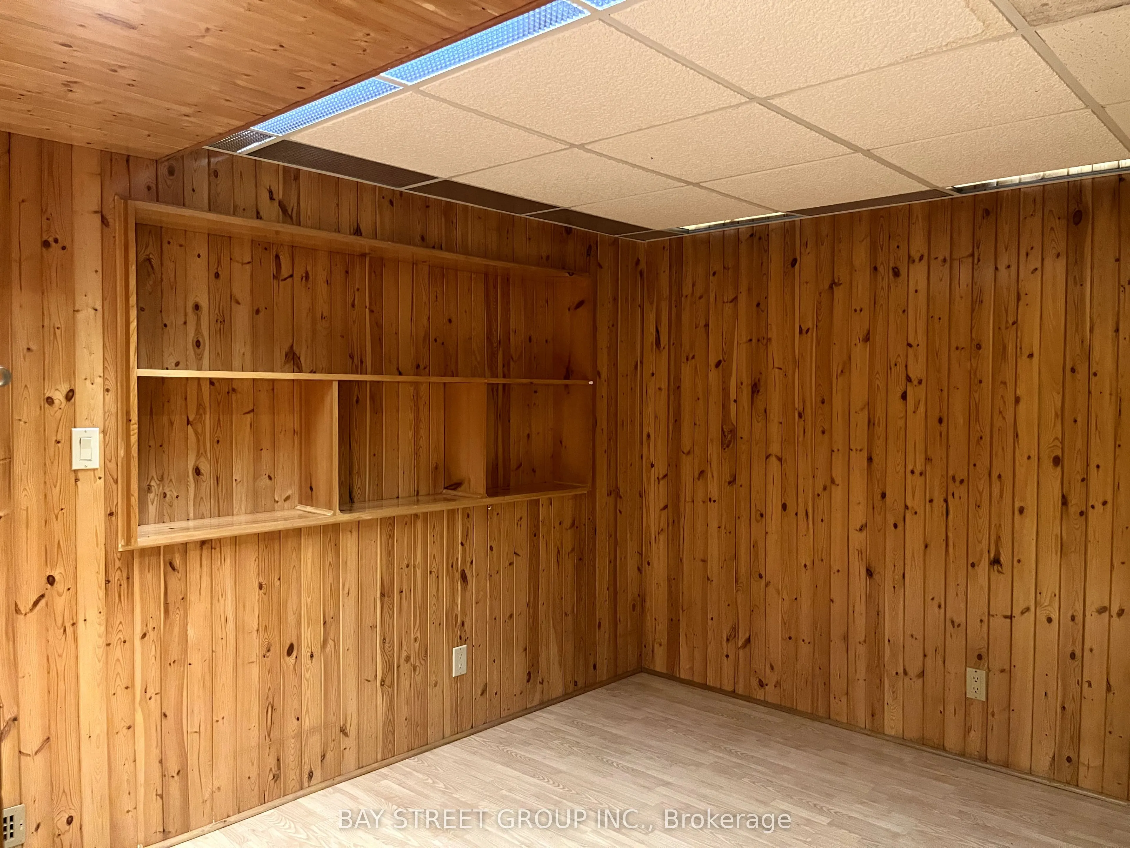 2517 Dinning Court