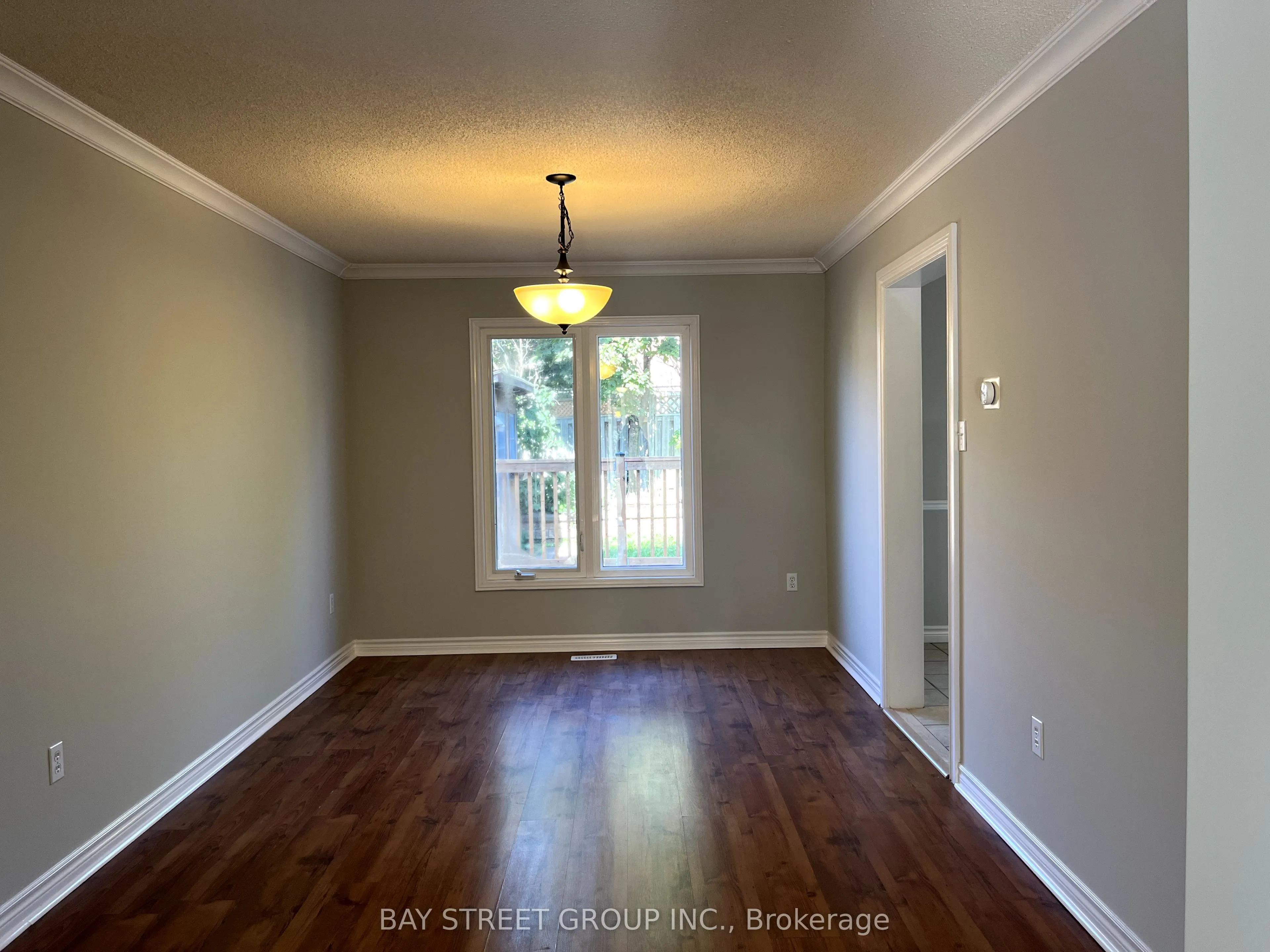 2517 Dinning Court
