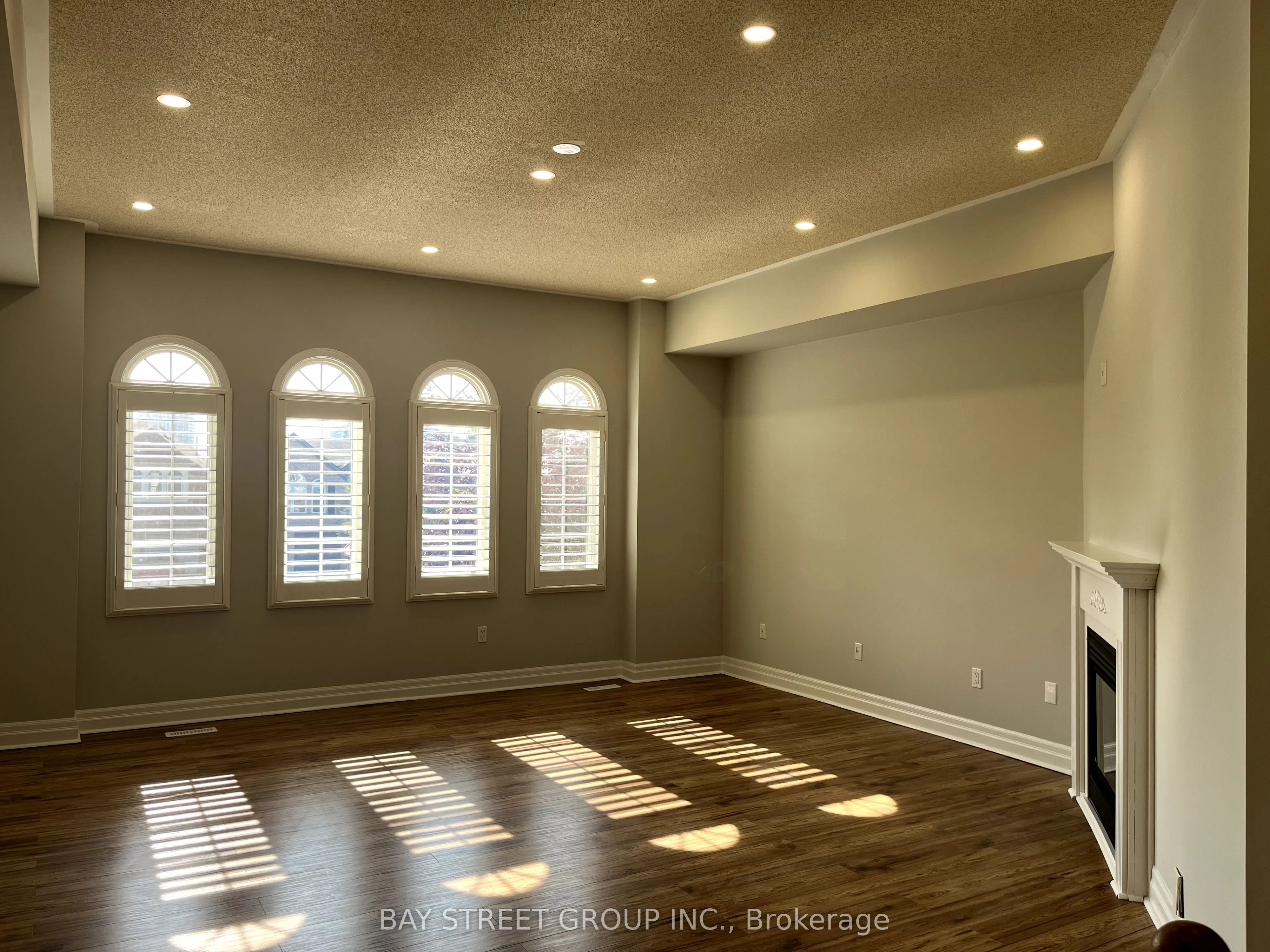 2517 Dinning Court