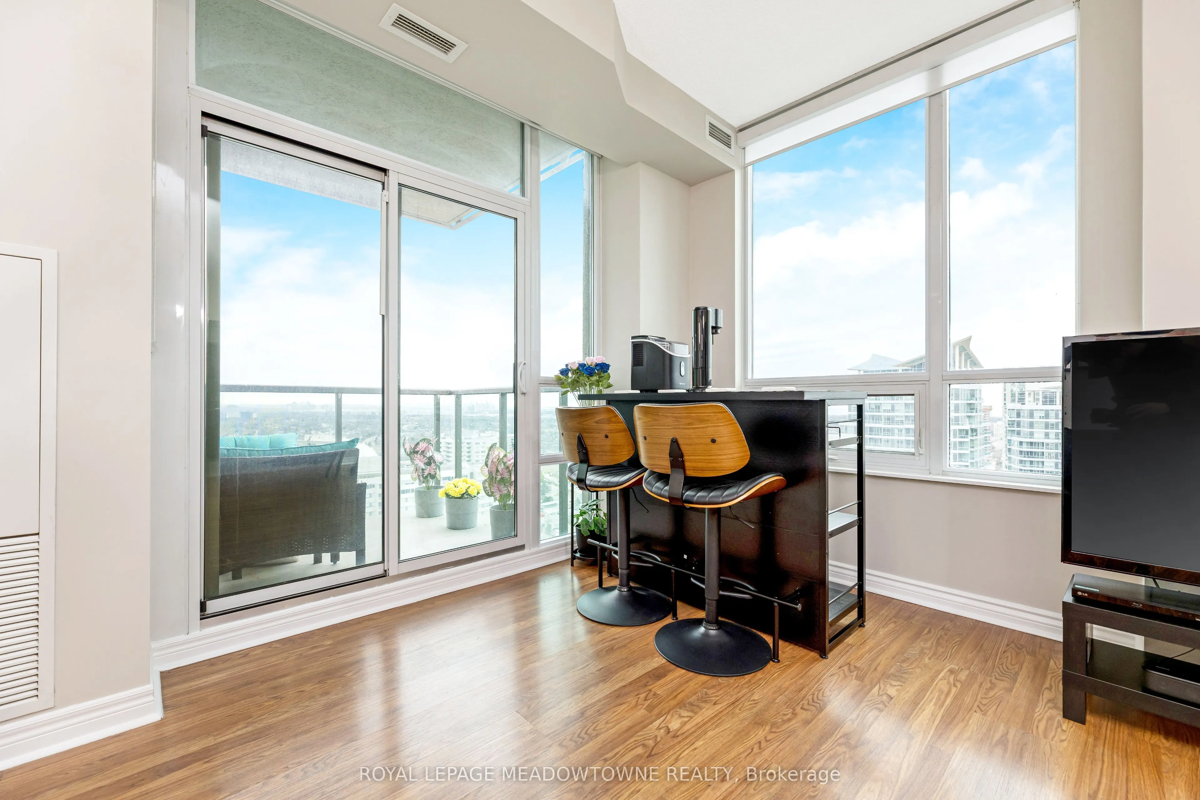 208 Enfield Place, #3303