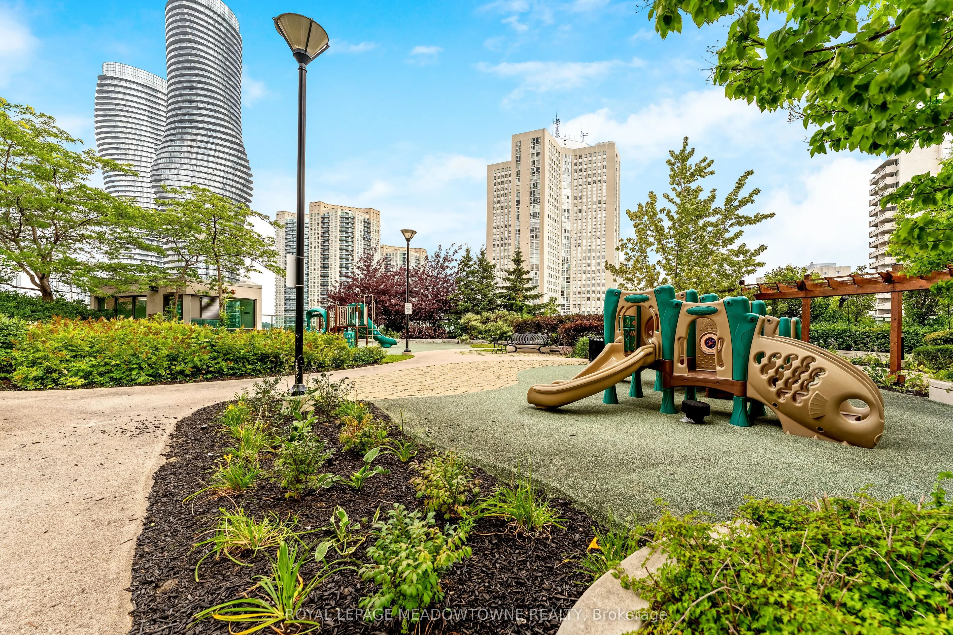 208 Enfield Place, #3303