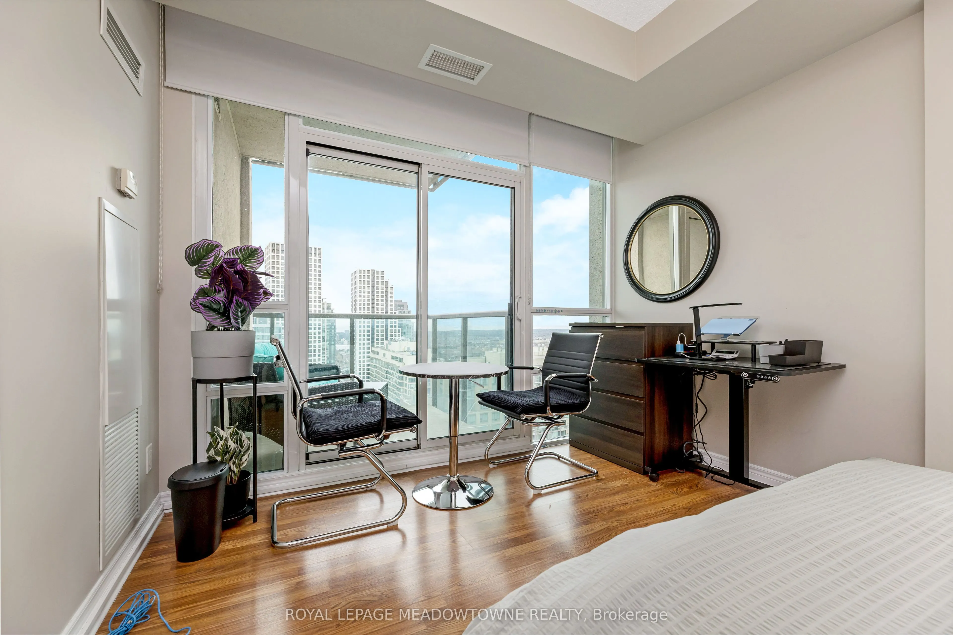 208 Enfield Place, #3303