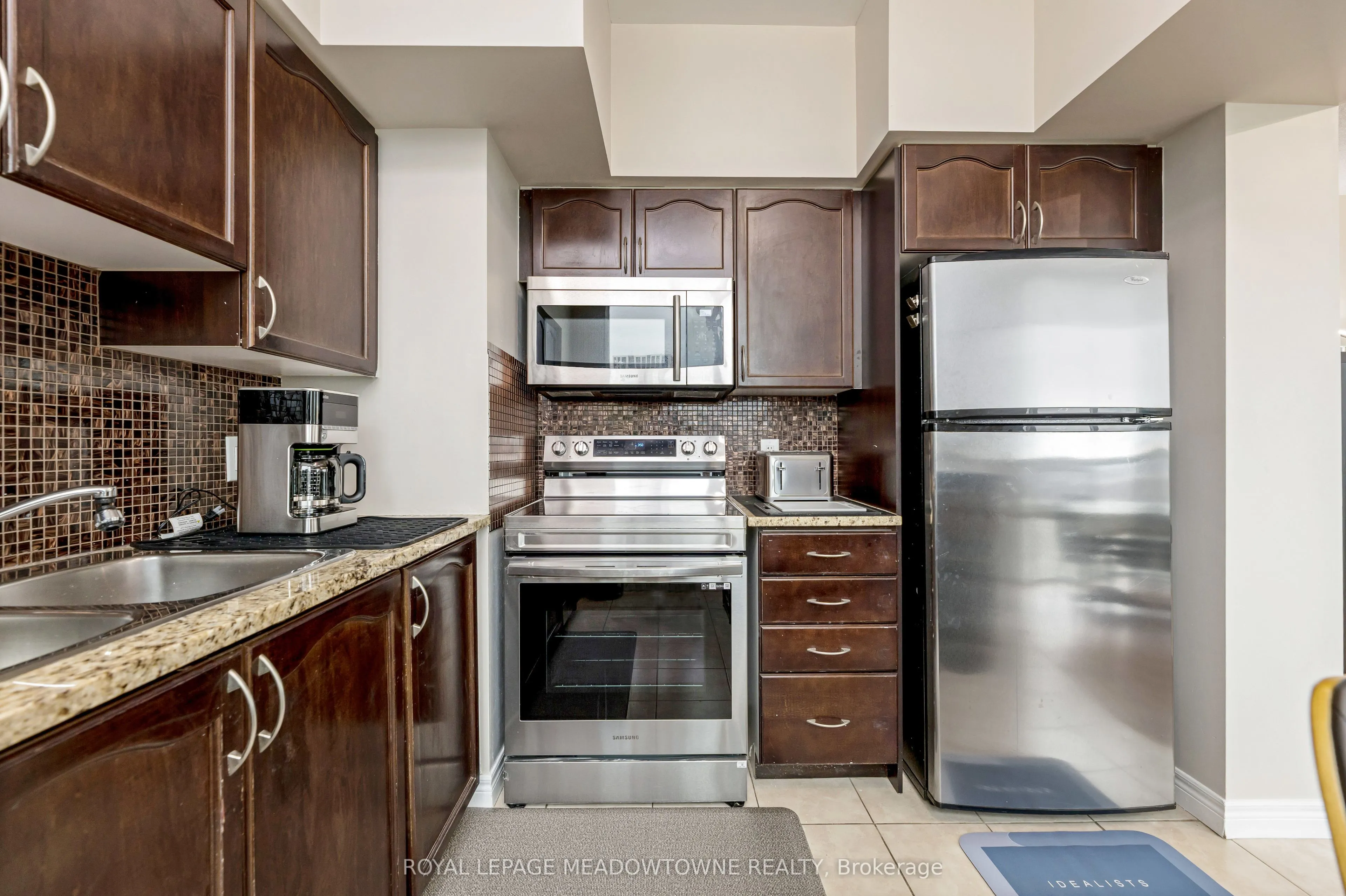 208 Enfield Place, #3303