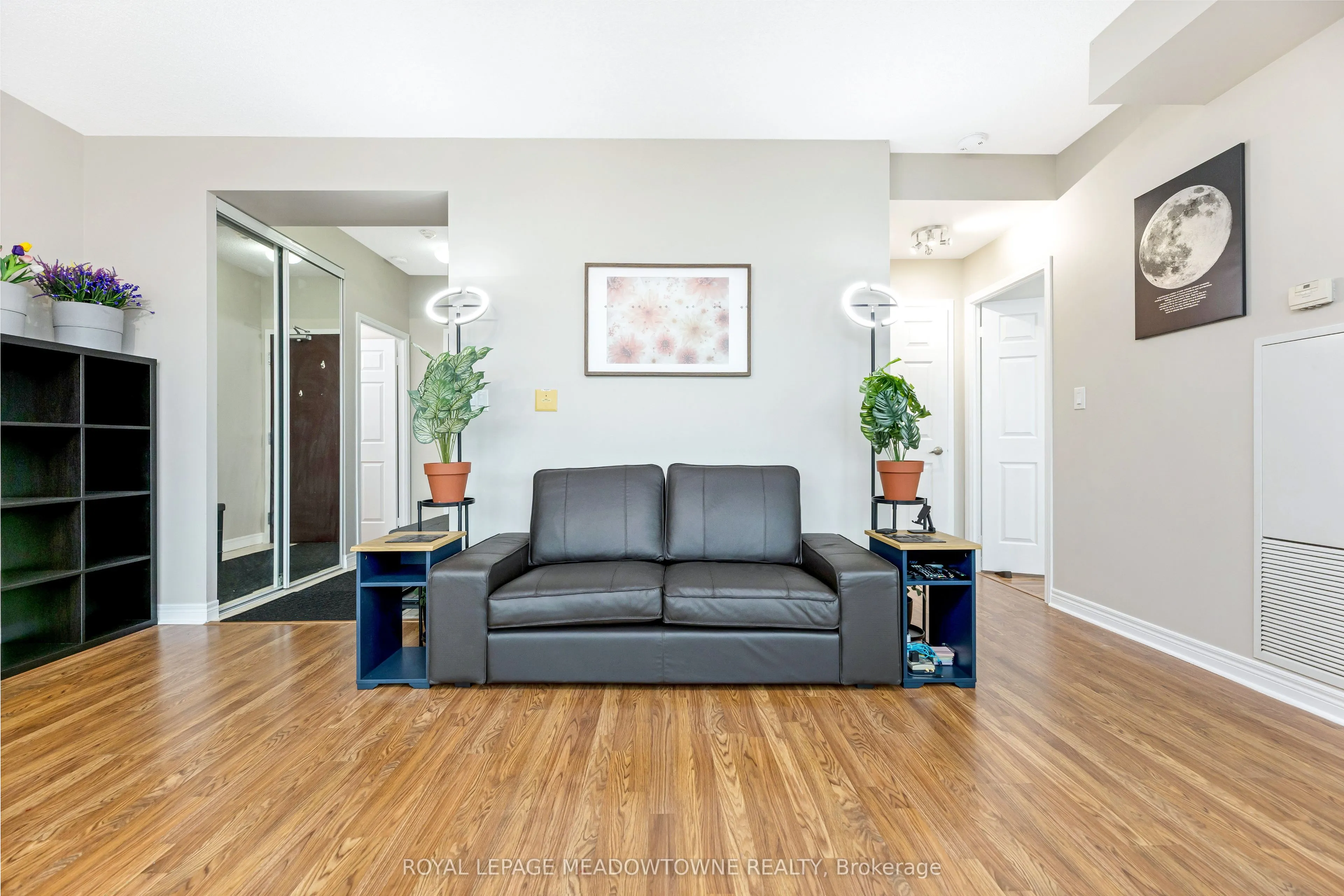 208 Enfield Place, #3303