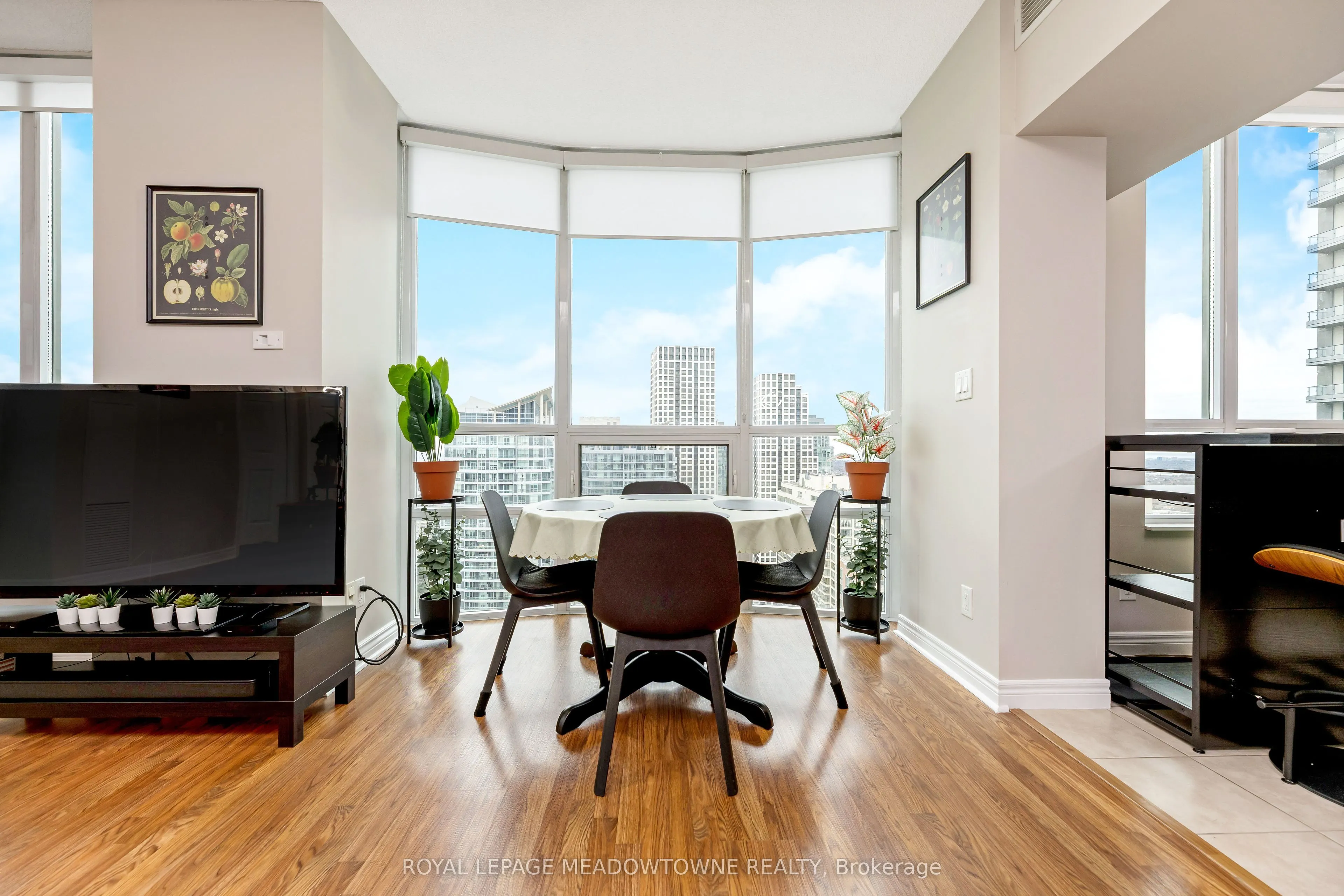 208 Enfield Place, #3303