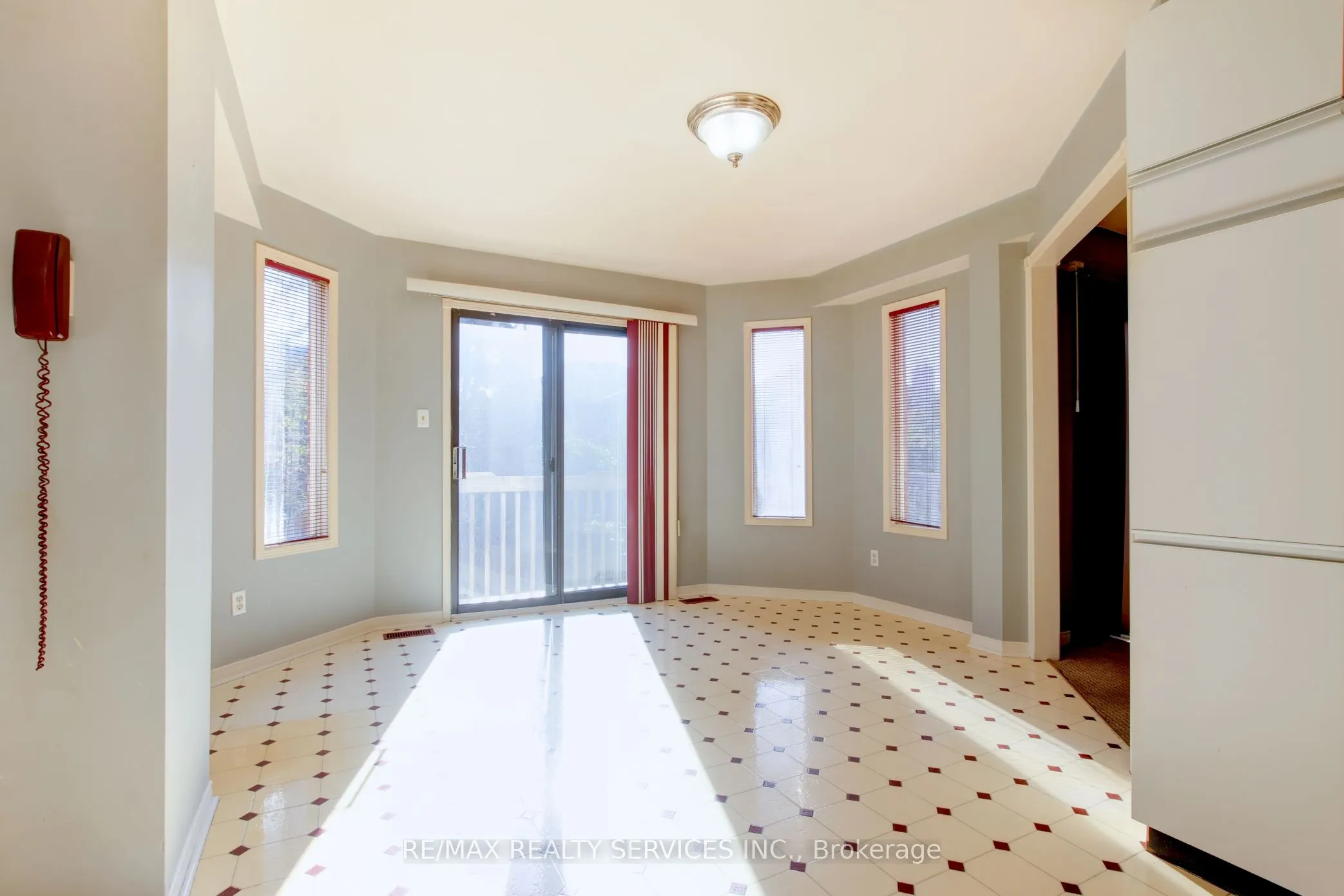37 Lord Simcoe Drive
