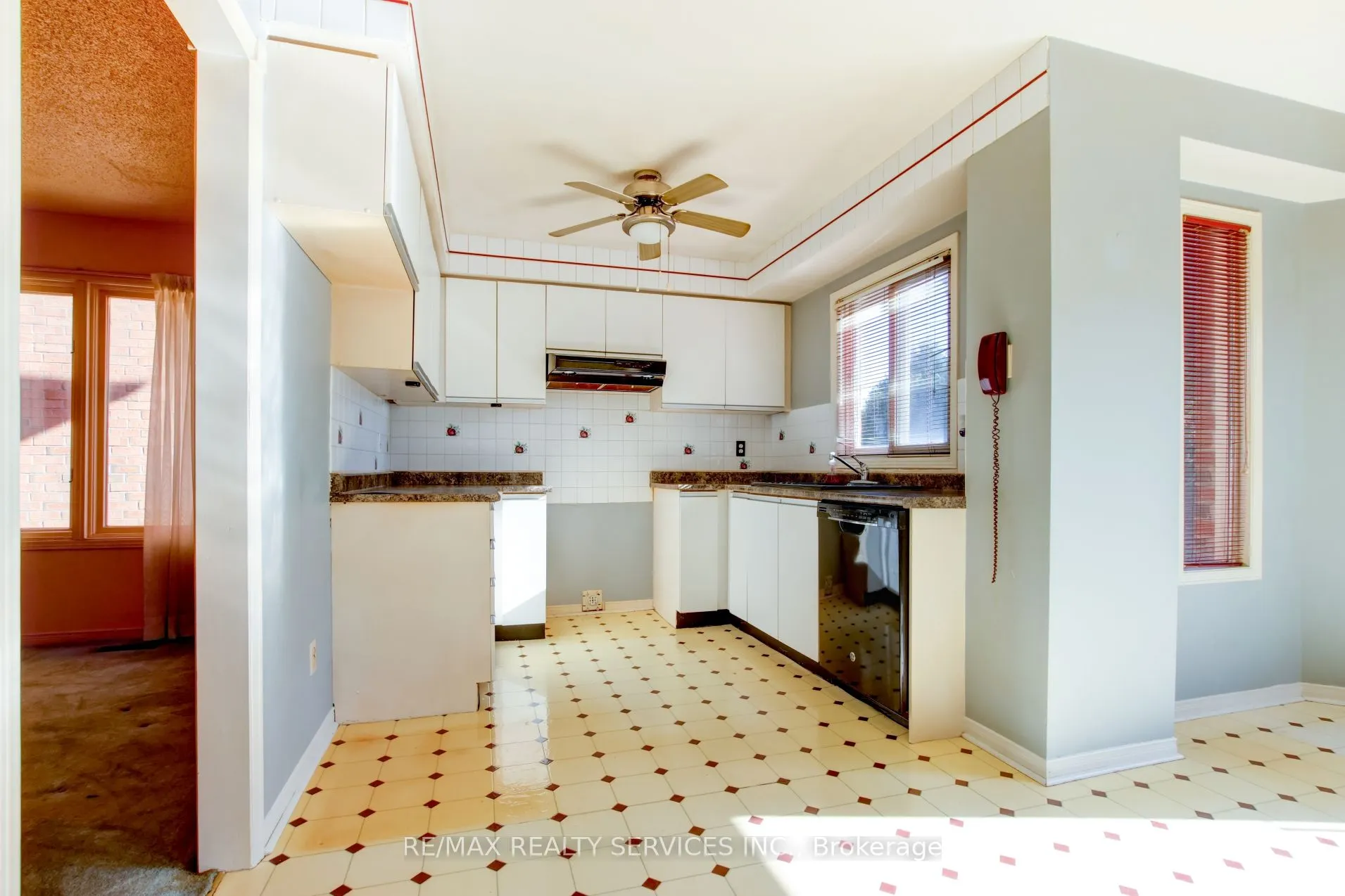 37 Lord Simcoe Drive
