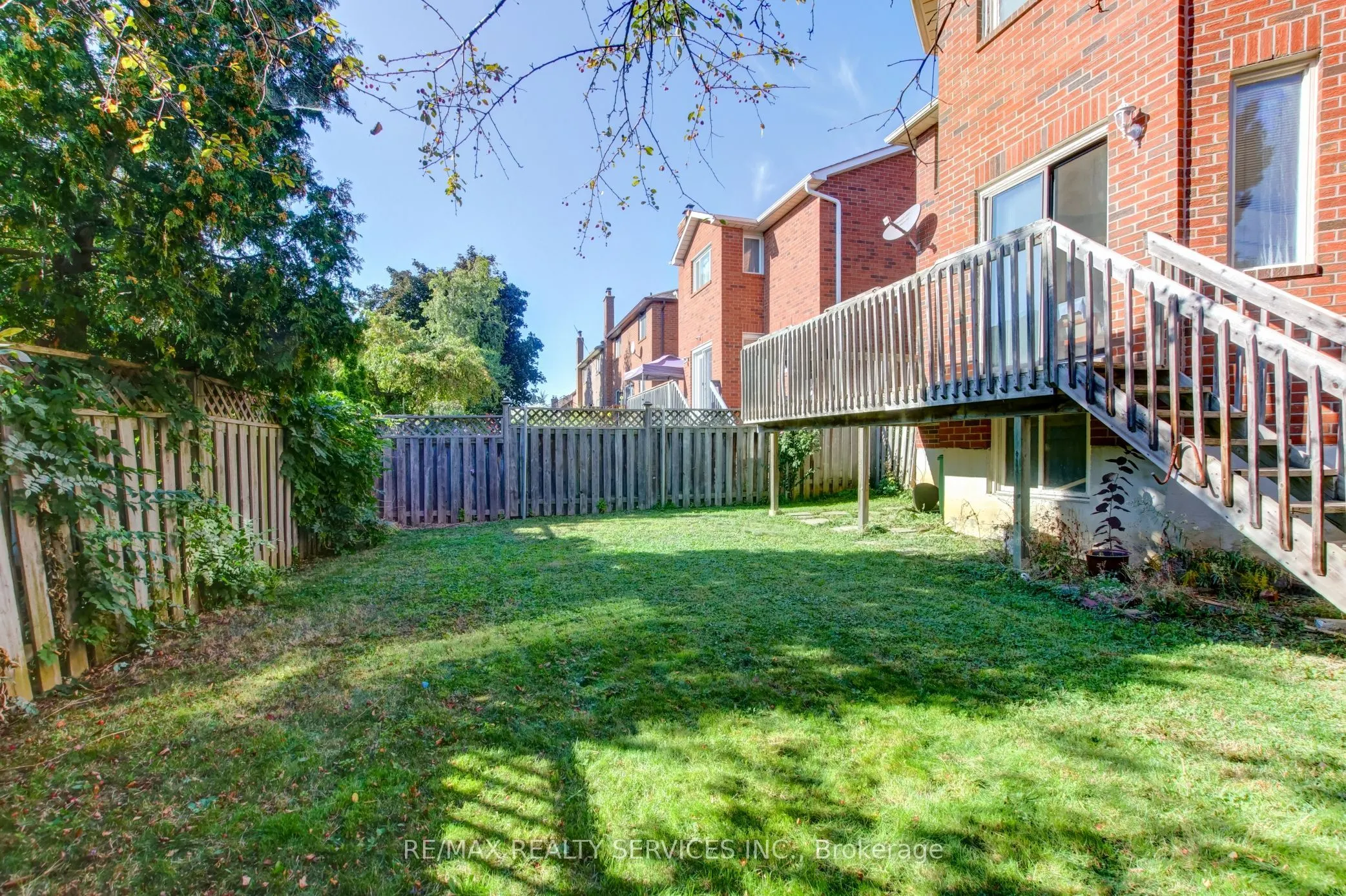 37 Lord Simcoe Drive