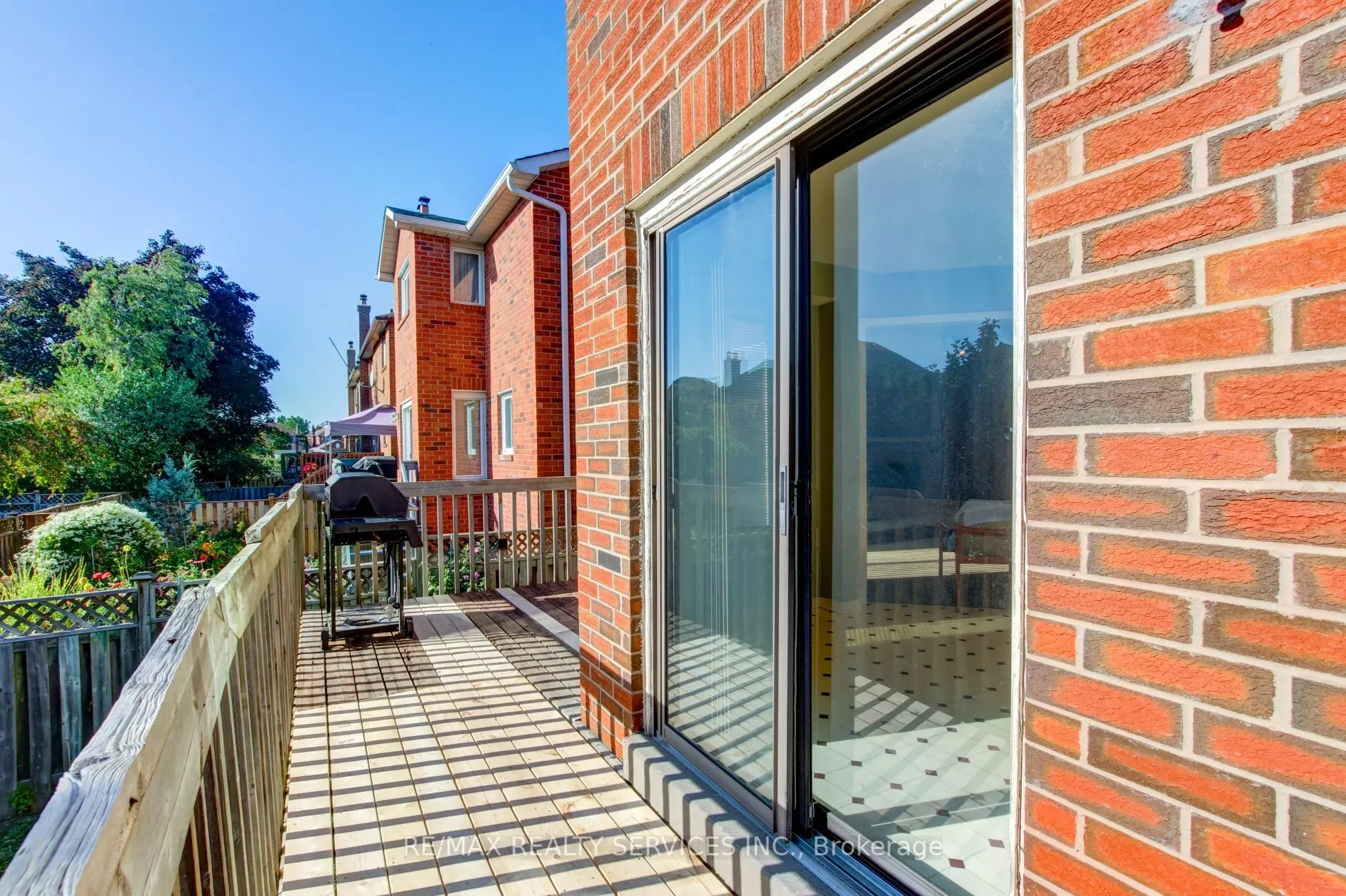 37 Lord Simcoe Drive