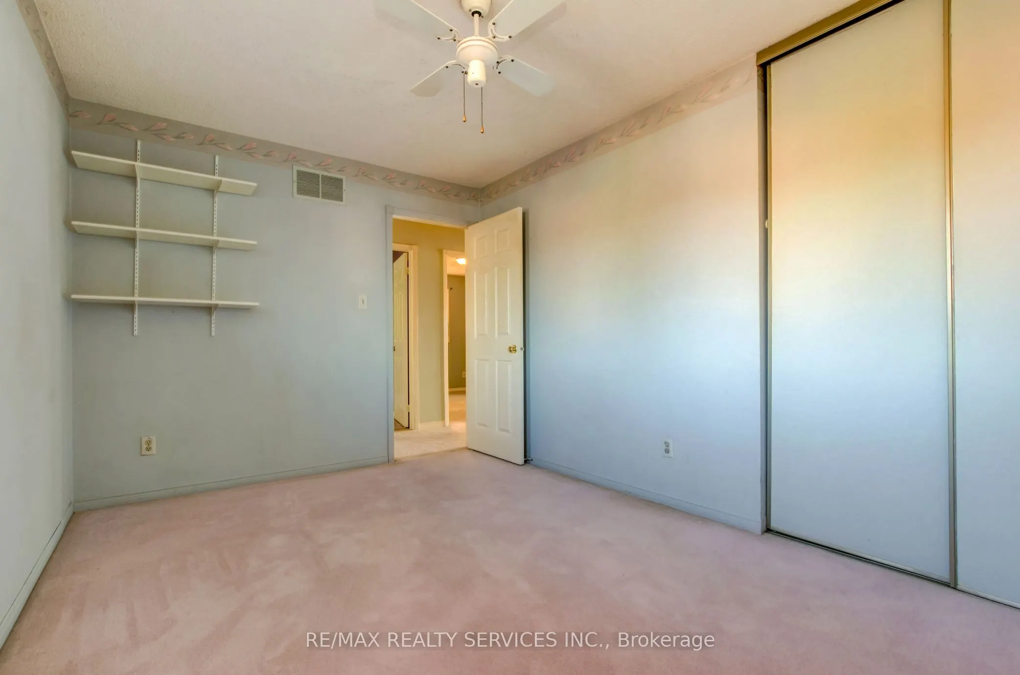 37 Lord Simcoe Drive