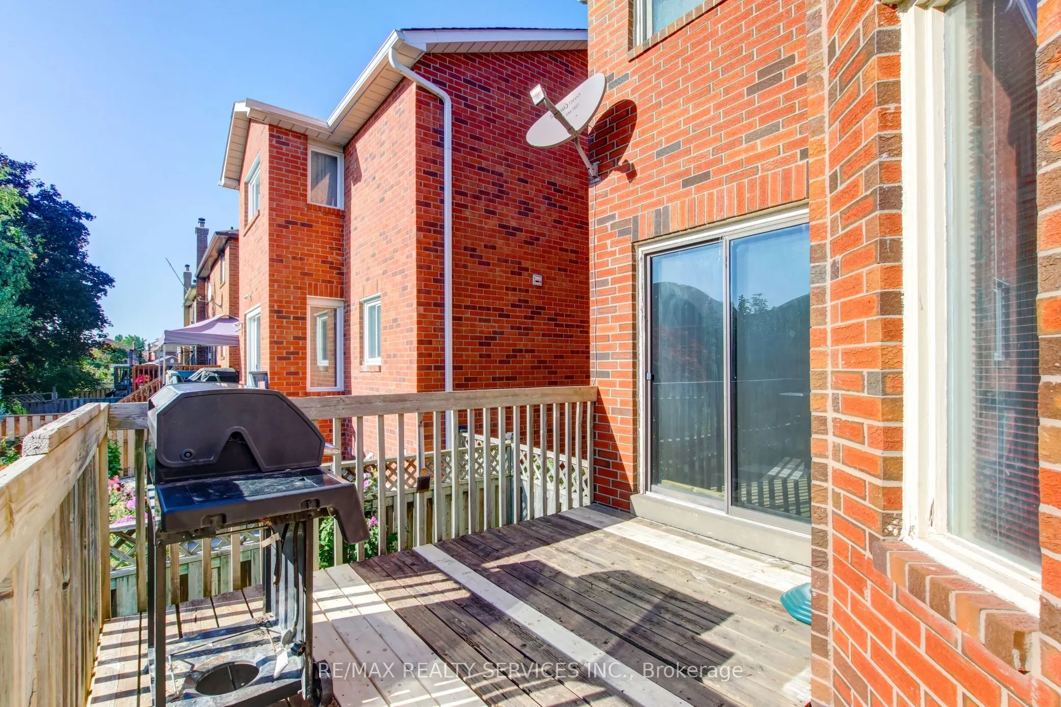 37 Lord Simcoe Drive