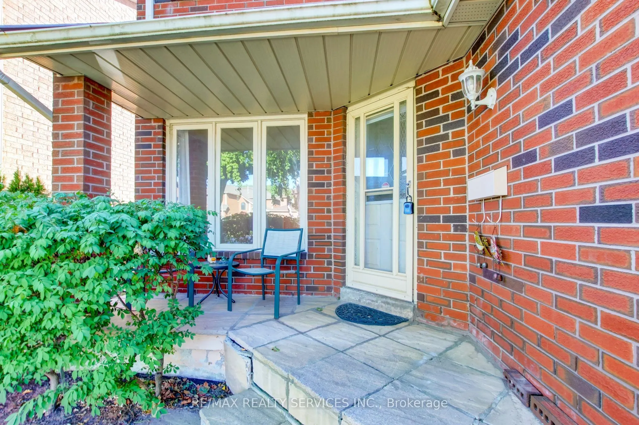 37 Lord Simcoe Drive