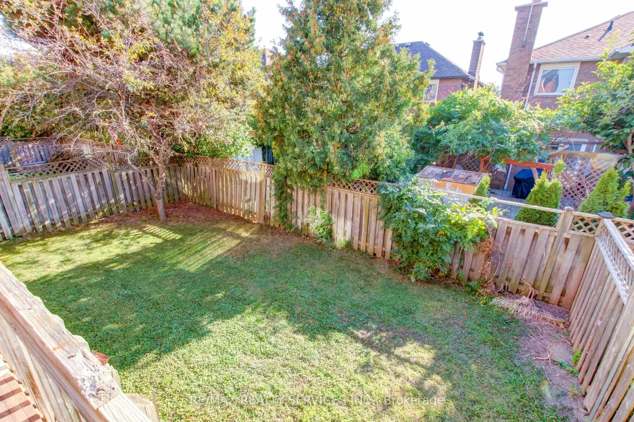 37 Lord Simcoe Drive