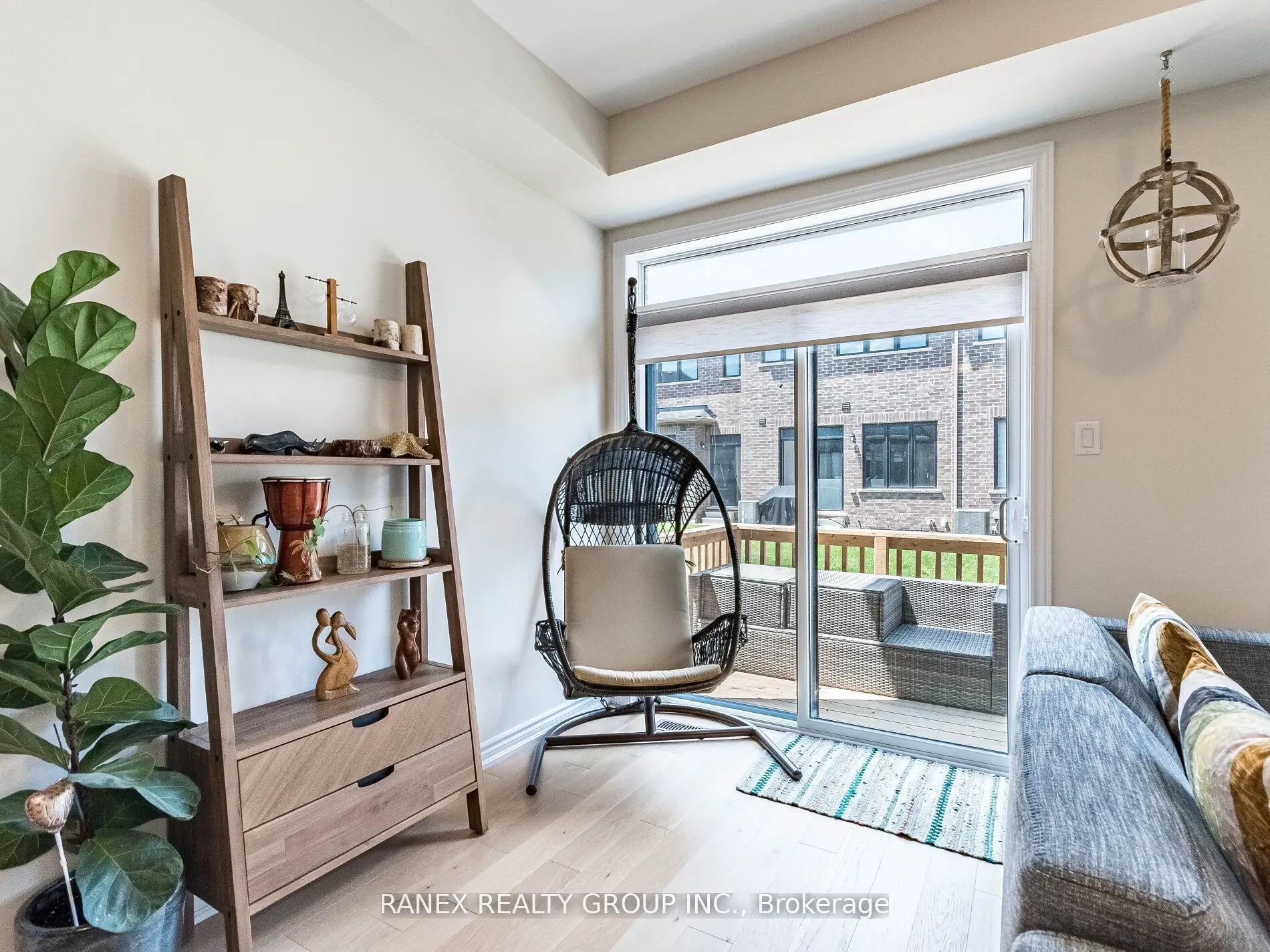 1411 Oakmont Common